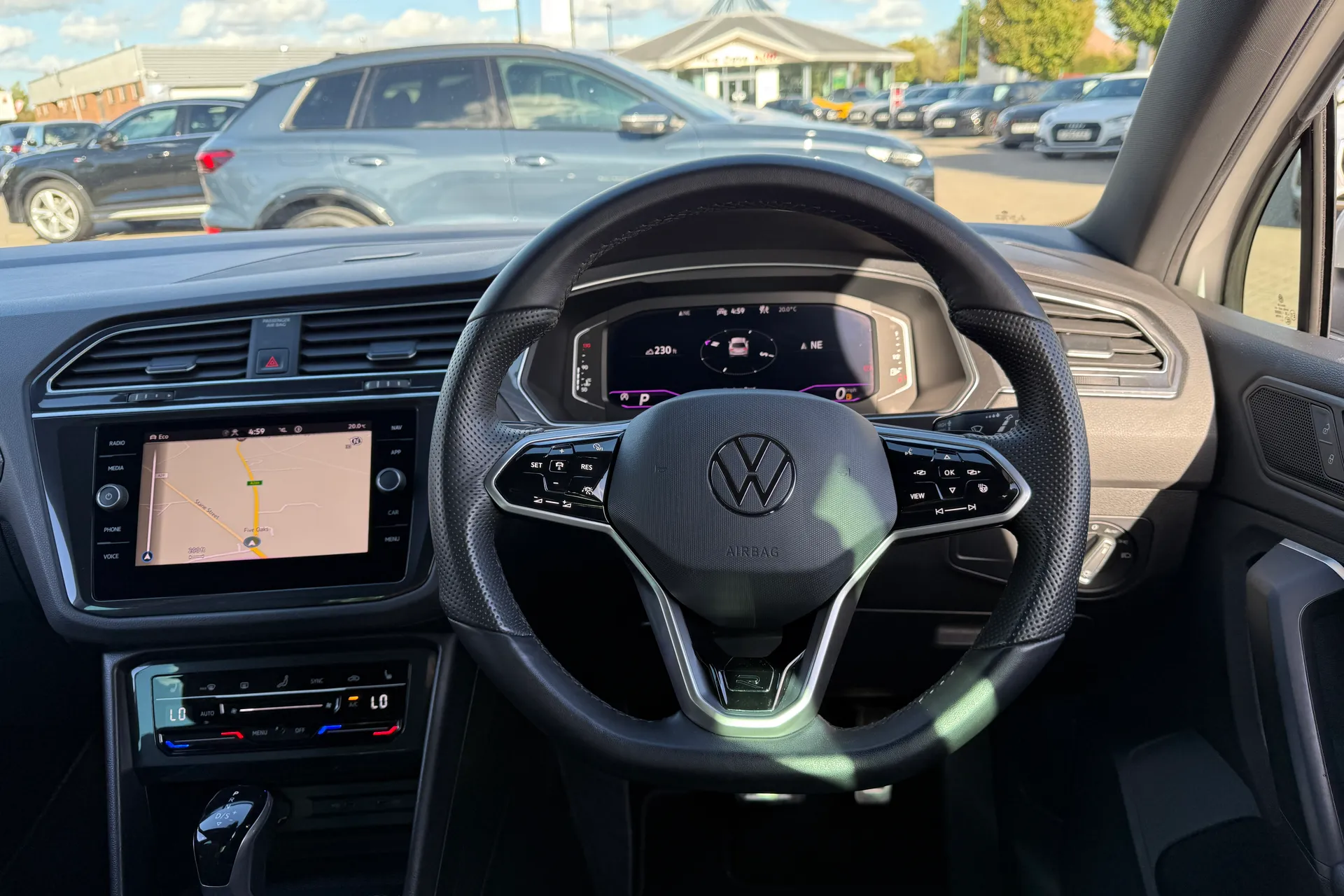VOLKSWAGEN TIGUAN thumbnail image number 6