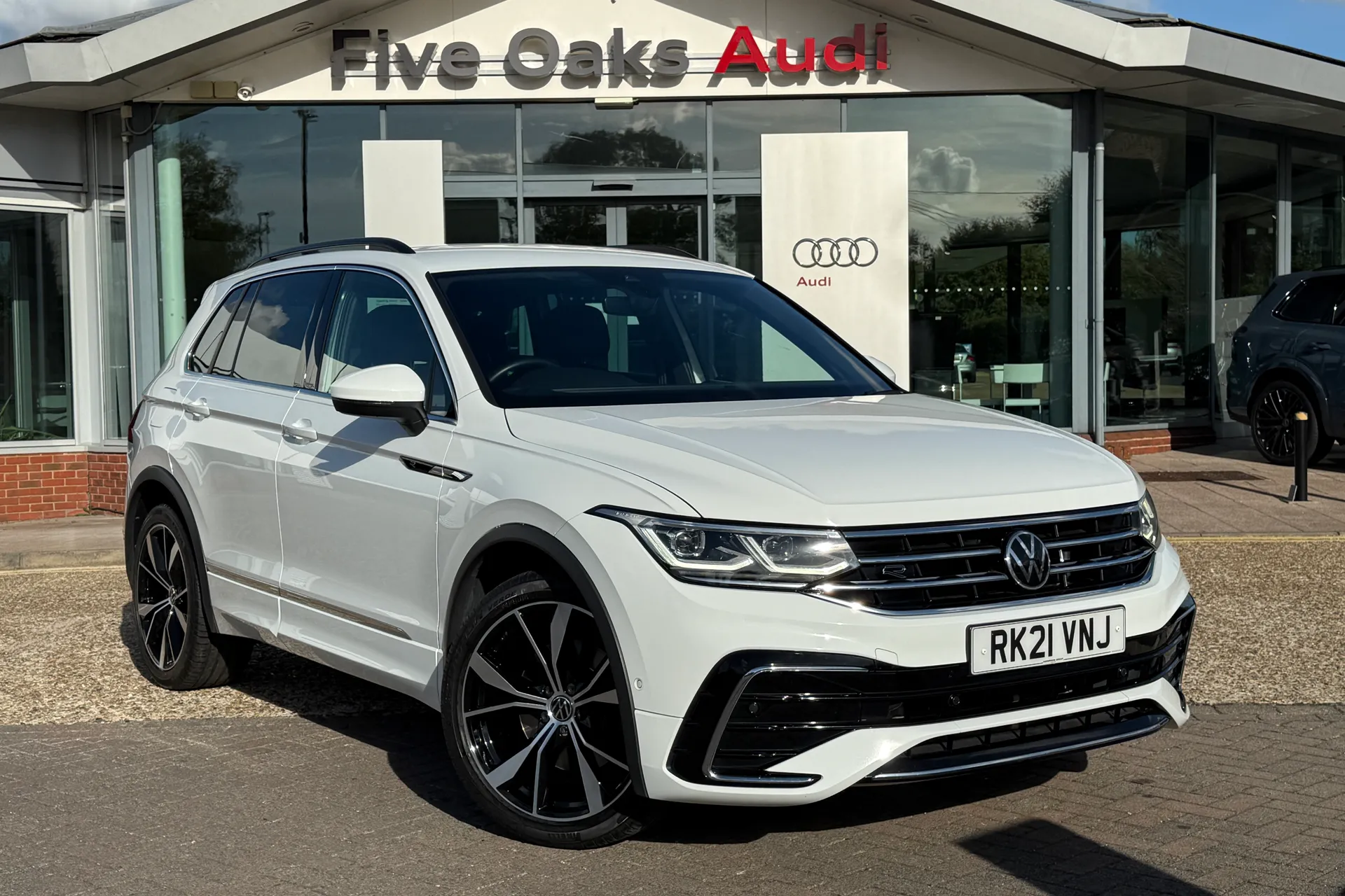 VOLKSWAGEN TIGUAN focused image