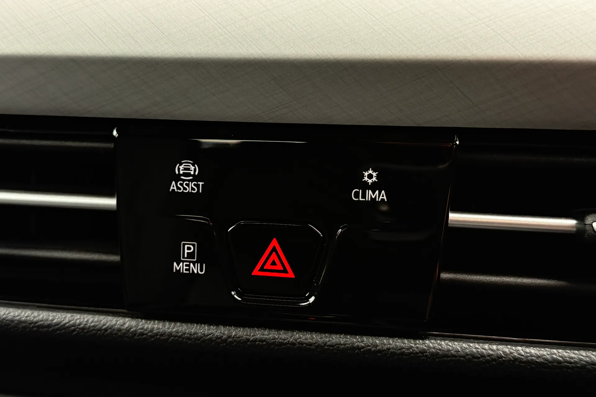 VOLKSWAGEN GOLF thumbnail image number 12