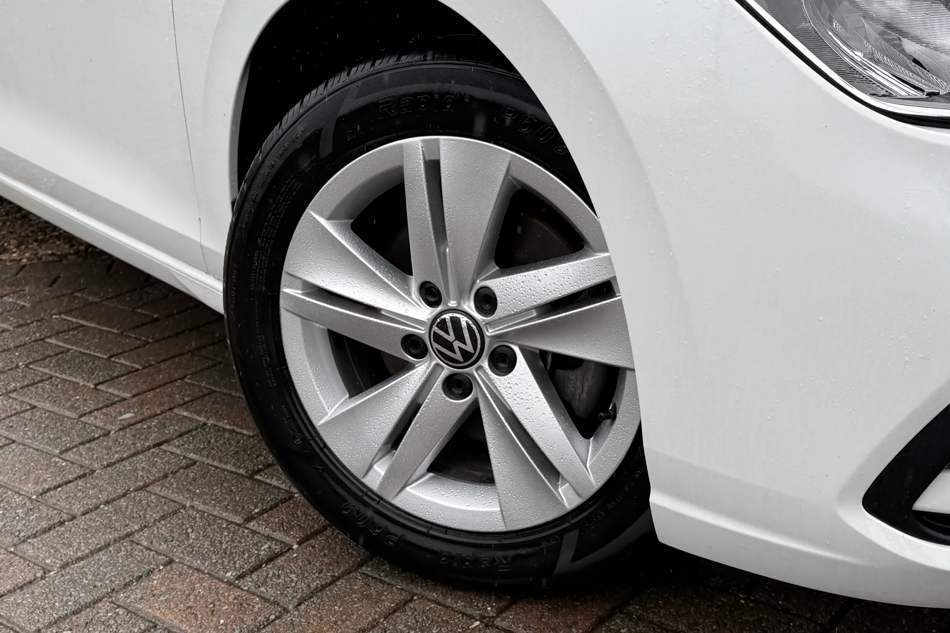 VOLKSWAGEN GOLF thumbnail image number 6
