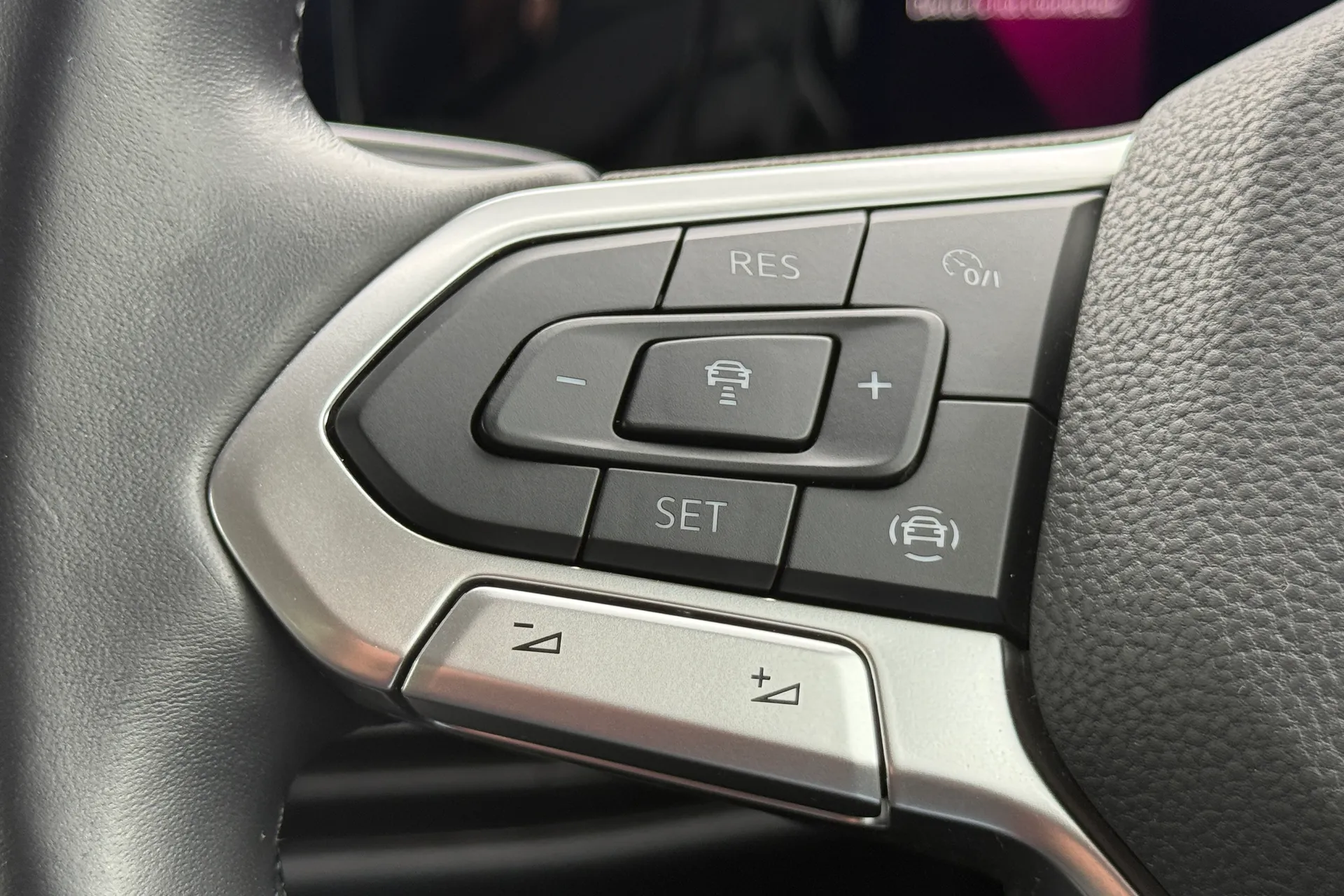 VOLKSWAGEN GOLF thumbnail image number 15