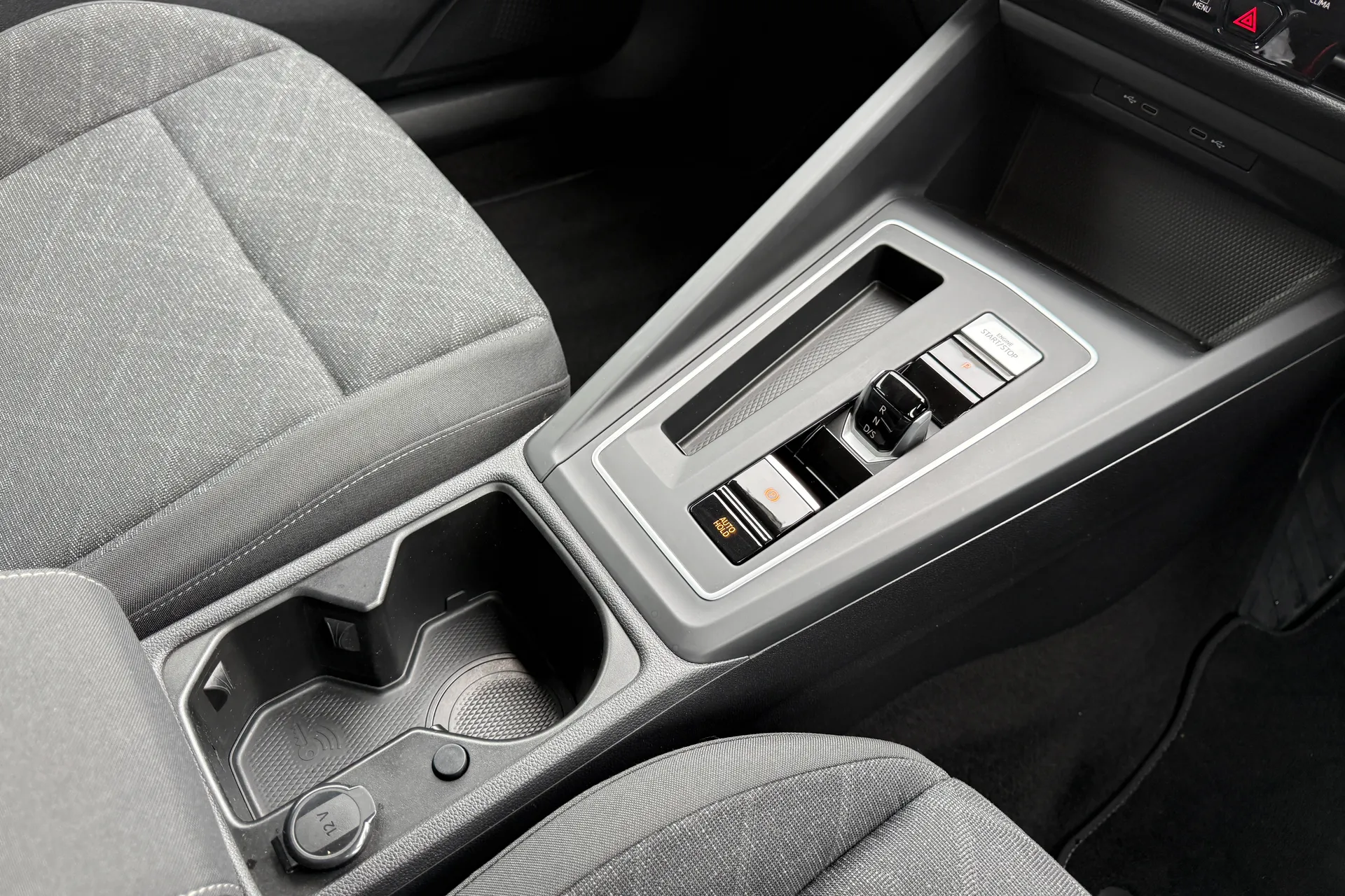 VOLKSWAGEN GOLF thumbnail image number 32