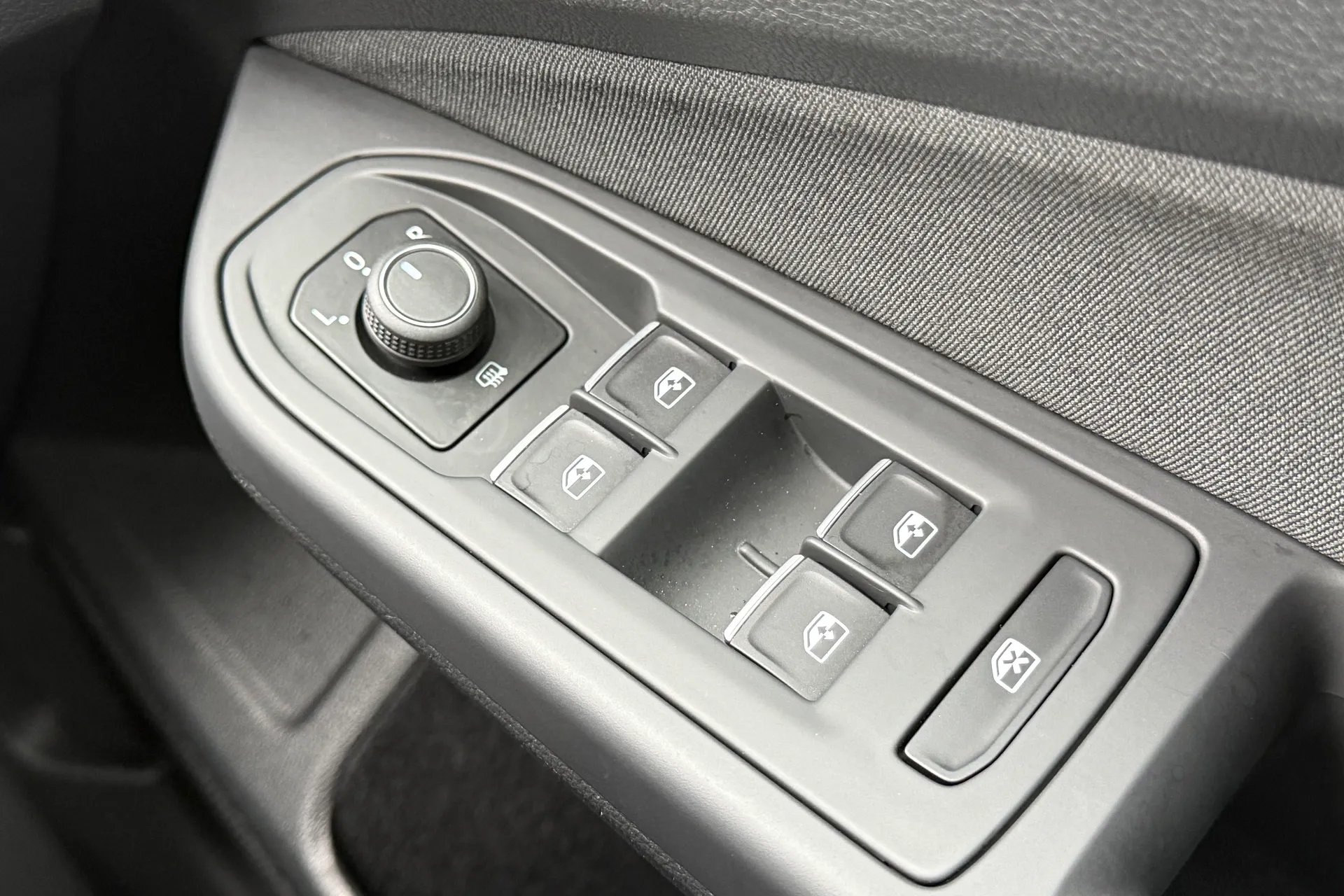 VOLKSWAGEN GOLF thumbnail image number 13
