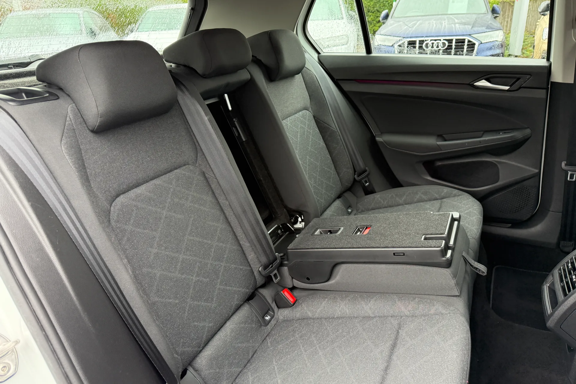 VOLKSWAGEN GOLF thumbnail image number 39