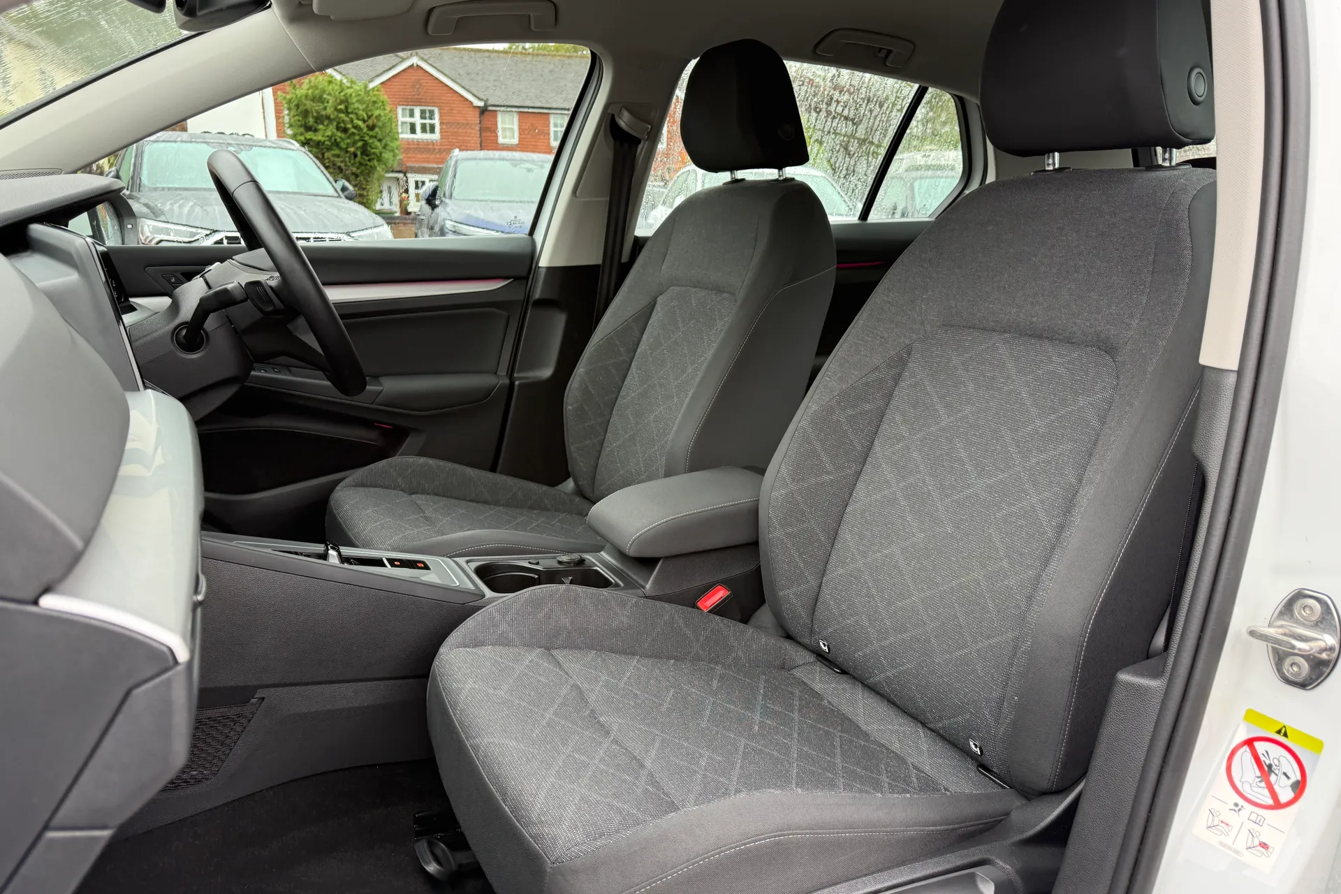 VOLKSWAGEN GOLF thumbnail image number 24