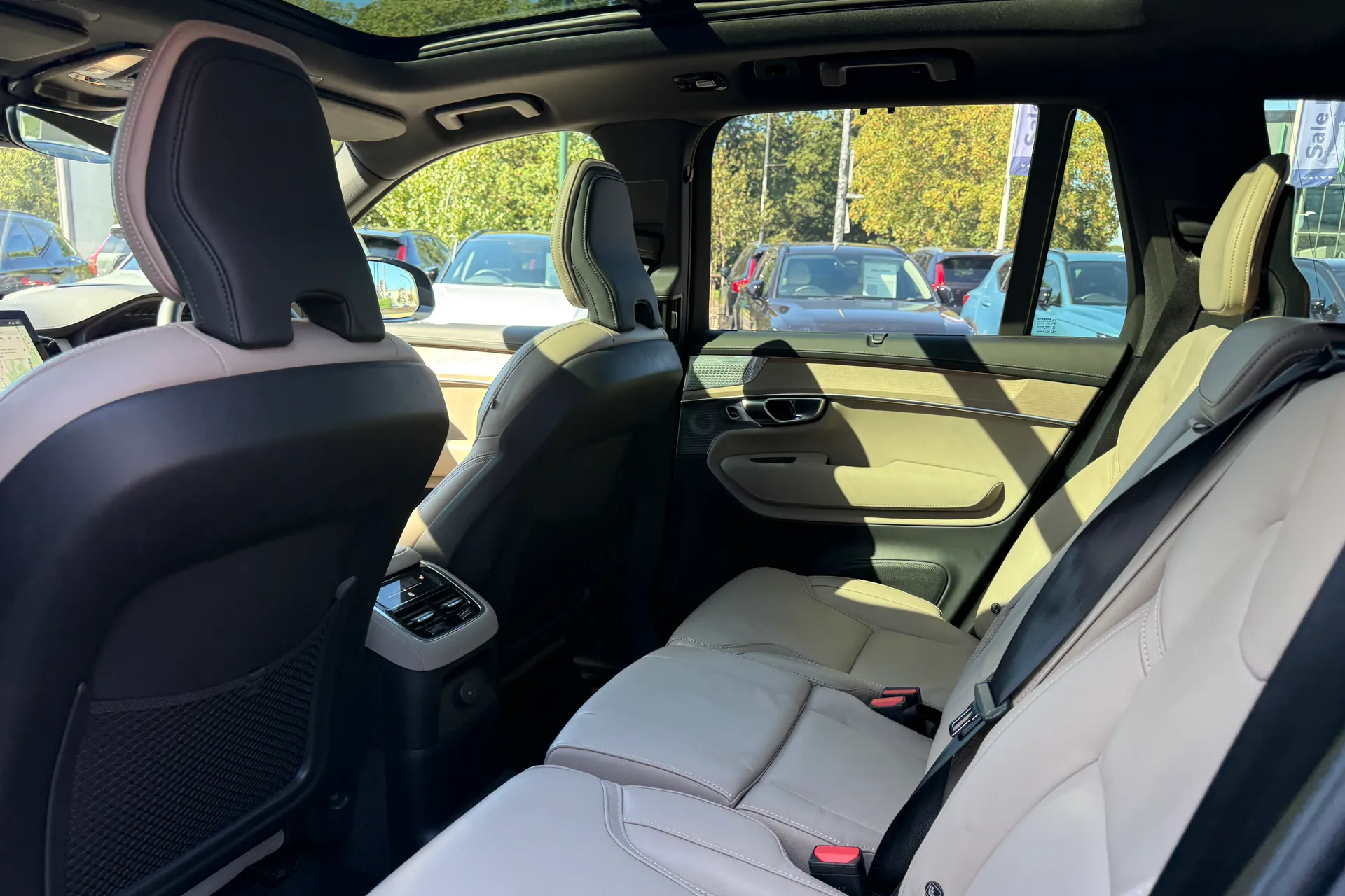 Volvo XC90 thumbnail image number 30