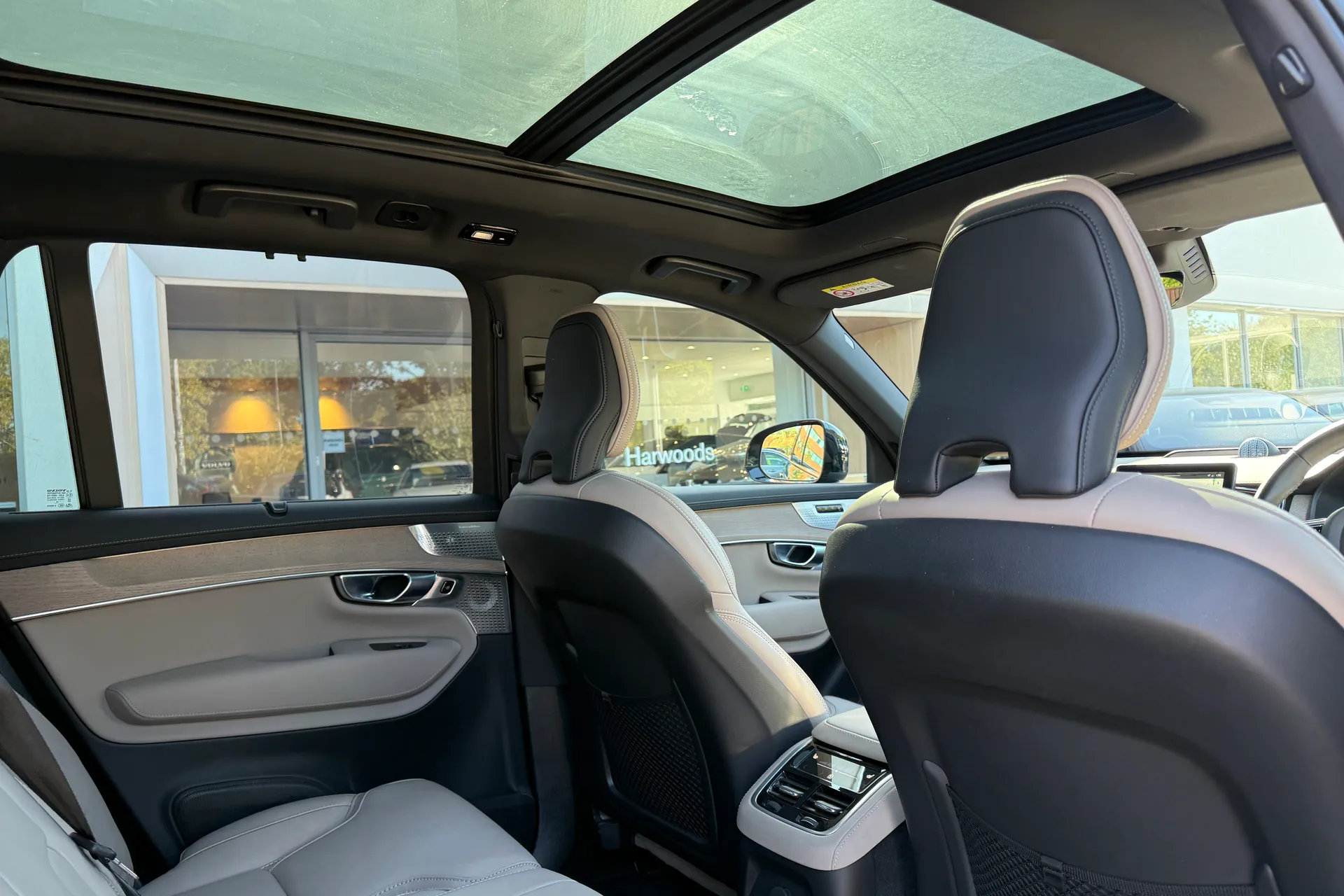 Volvo XC90 thumbnail image number 25