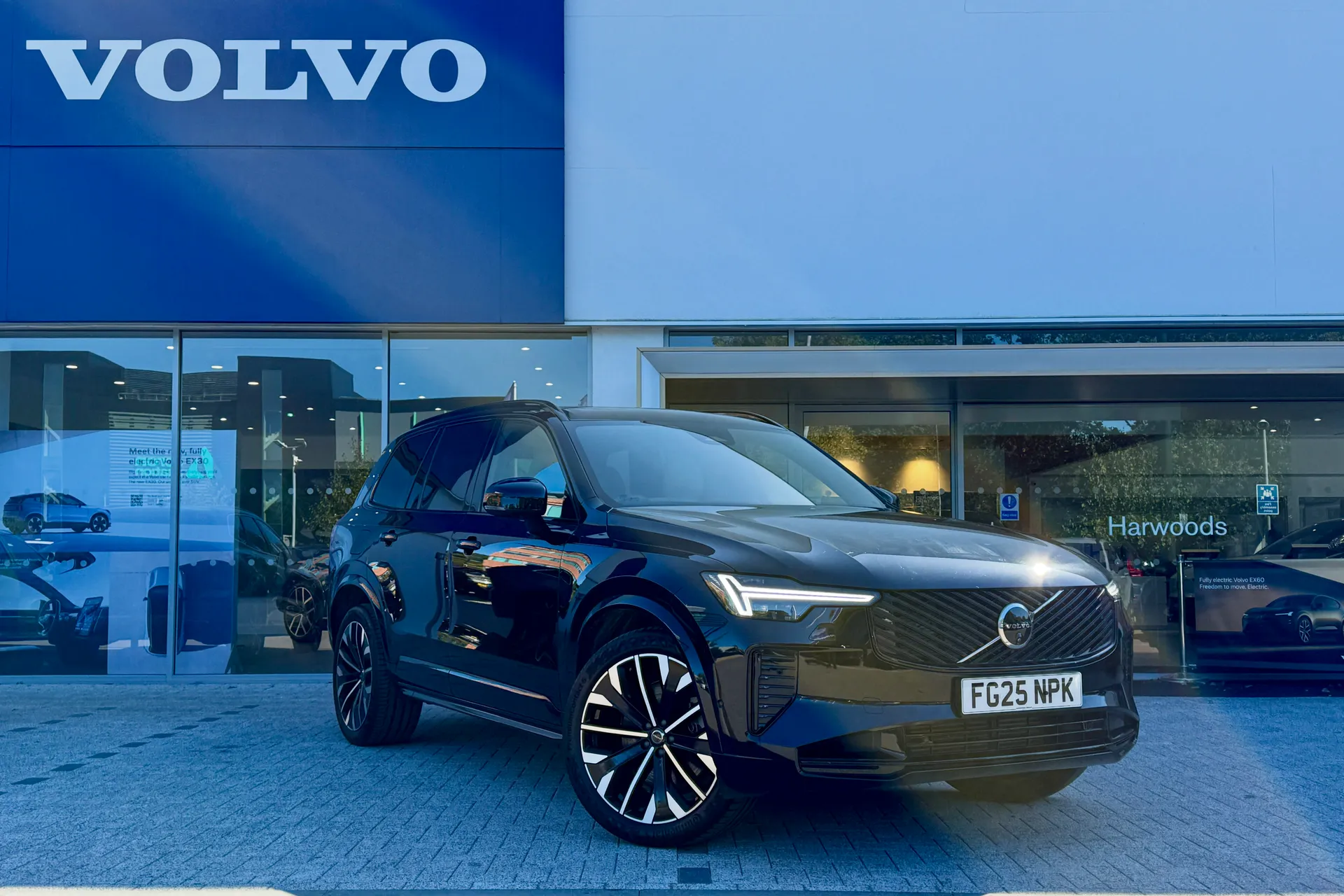 Volvo XC90 focused image