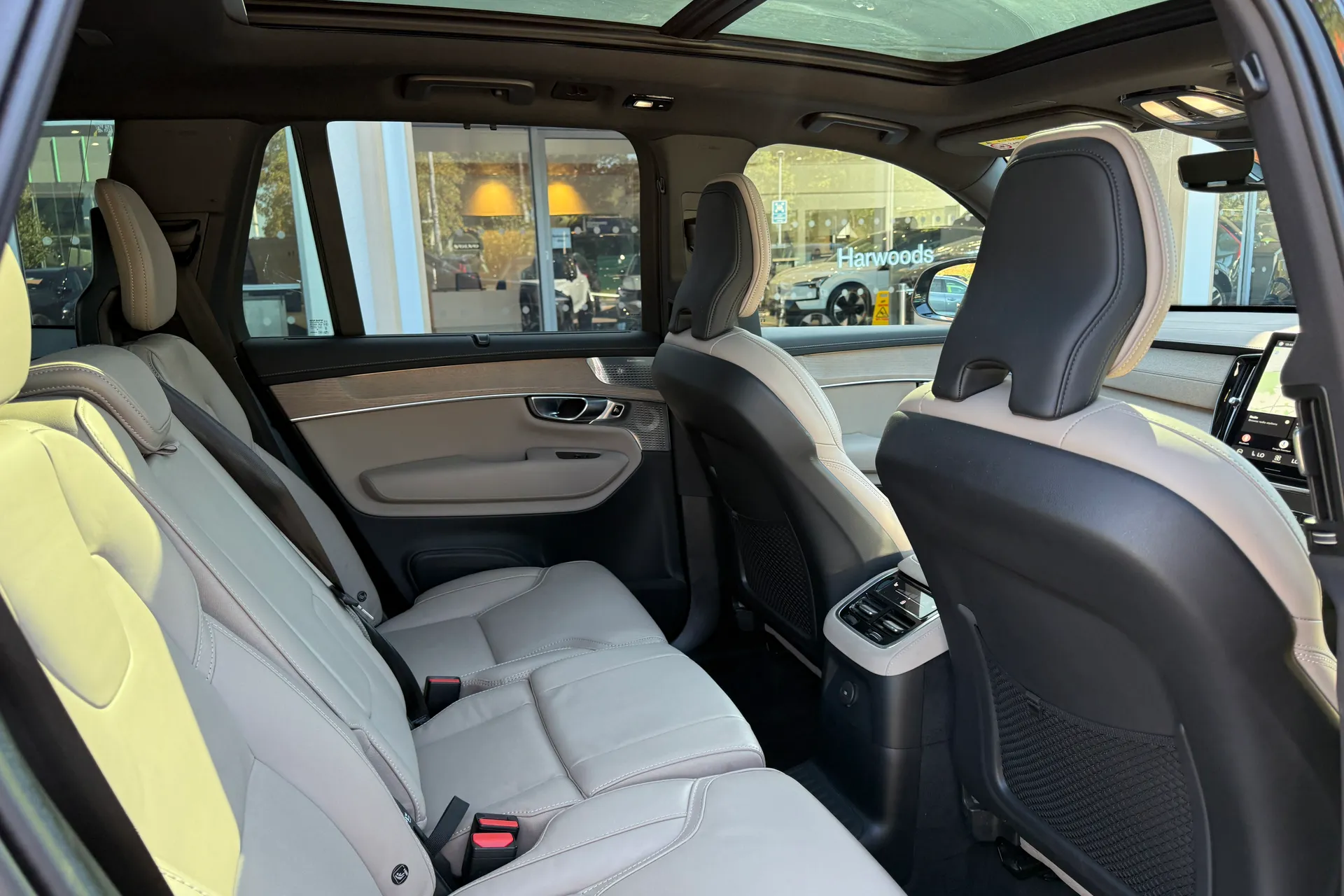 Volvo XC90 thumbnail image number 24