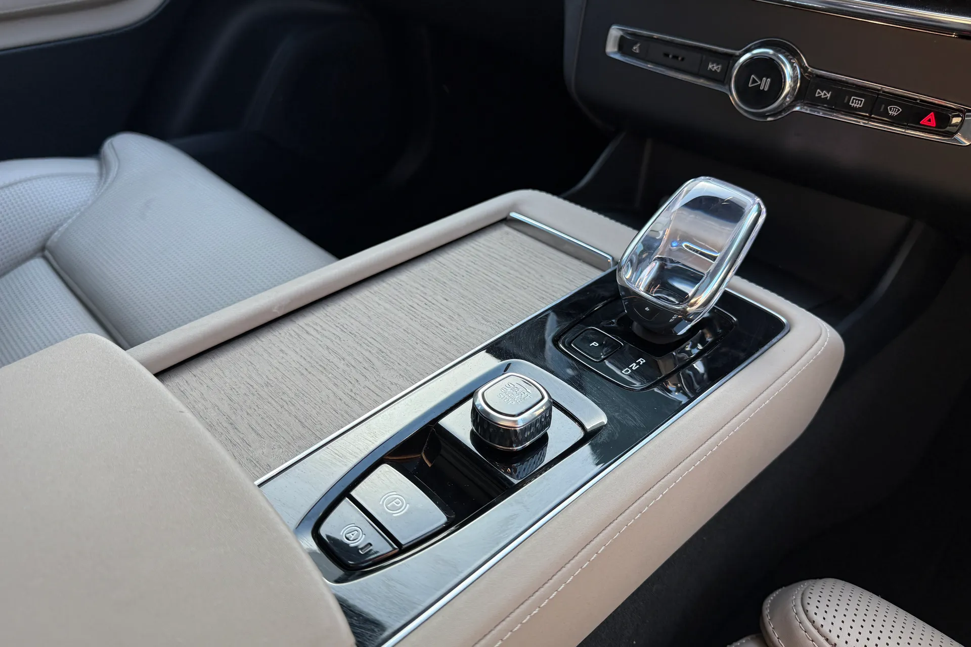 Volvo XC90 thumbnail image number 44