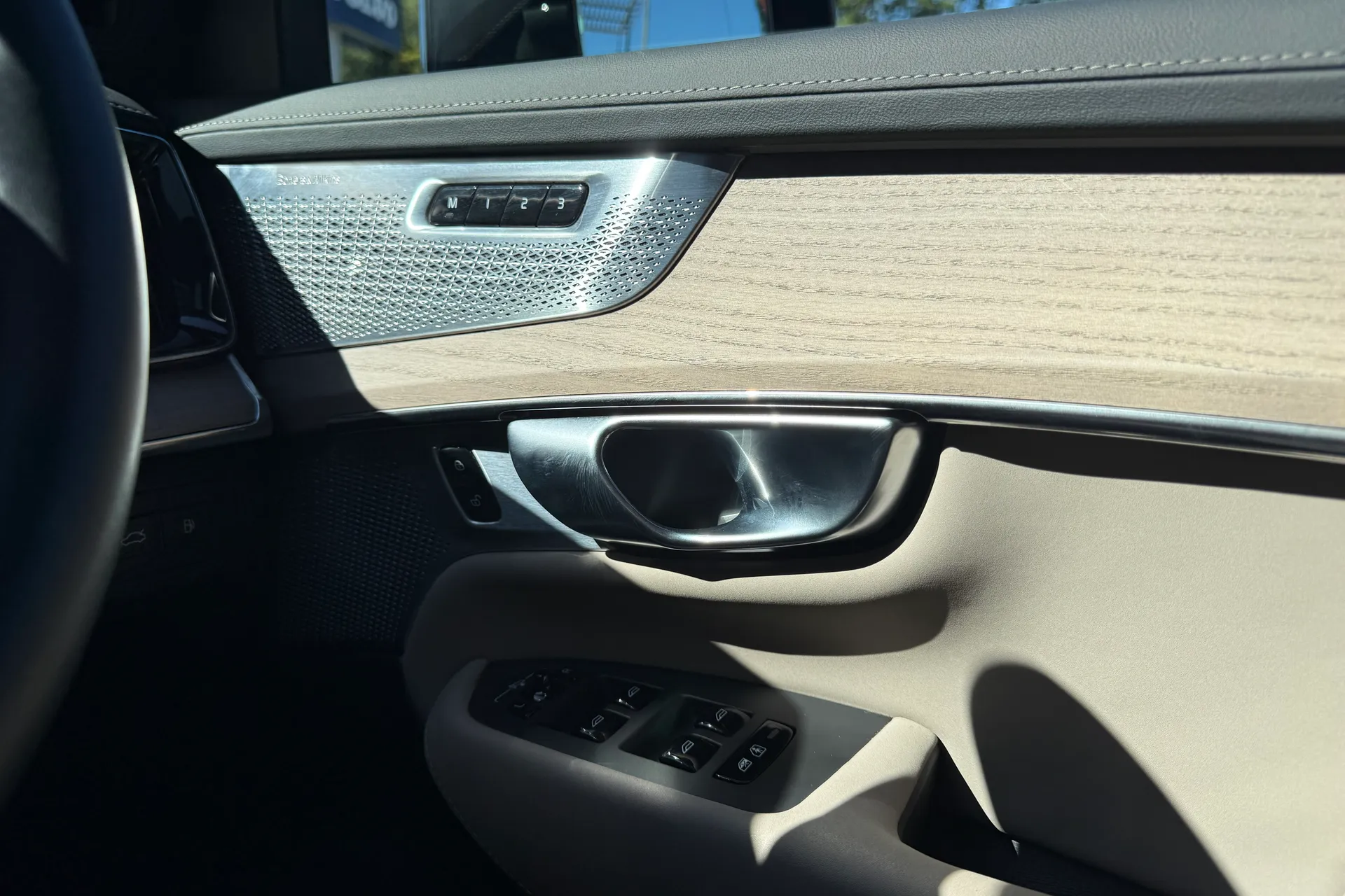 Volvo XC90 thumbnail image number 42