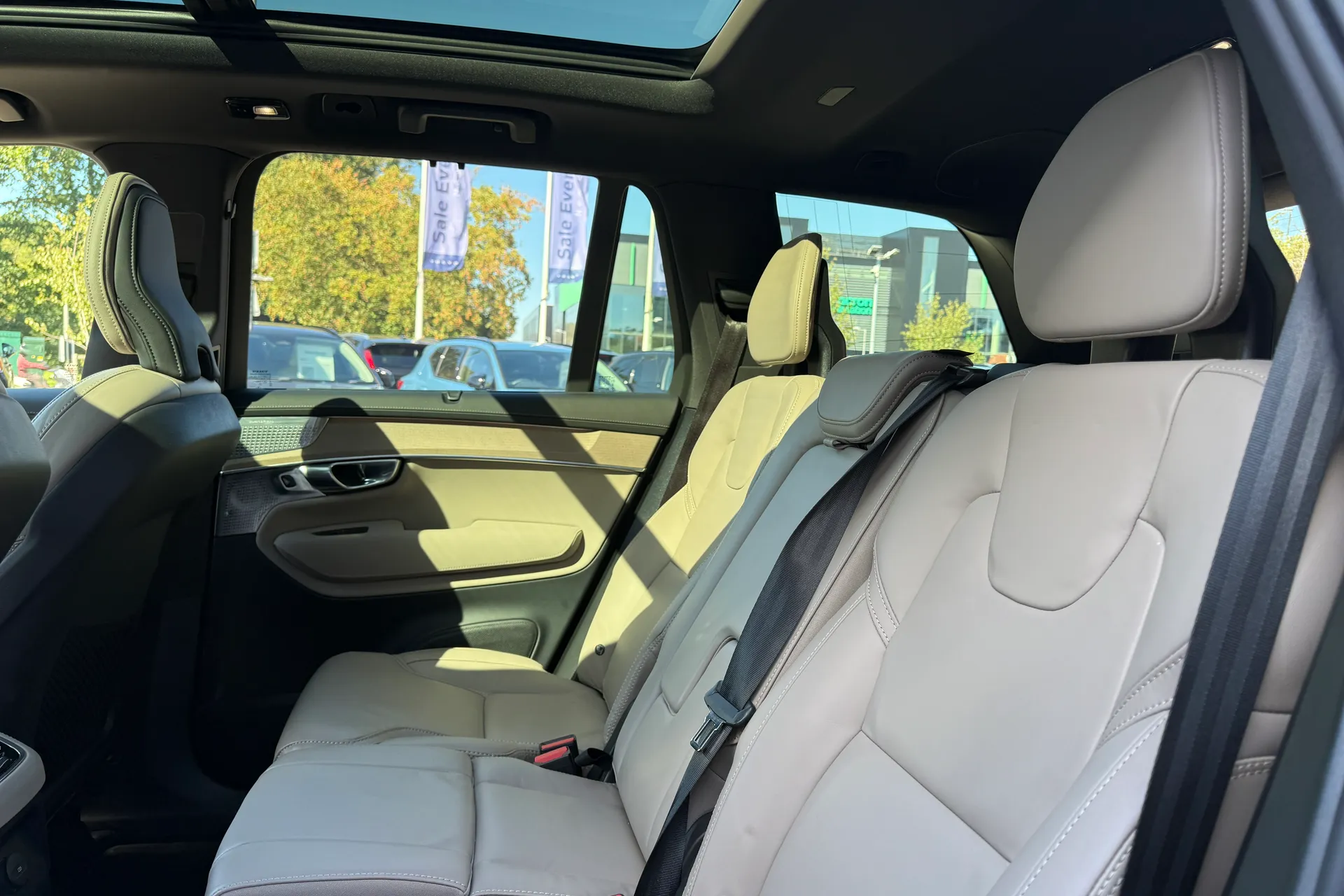 Volvo XC90 thumbnail image number 31
