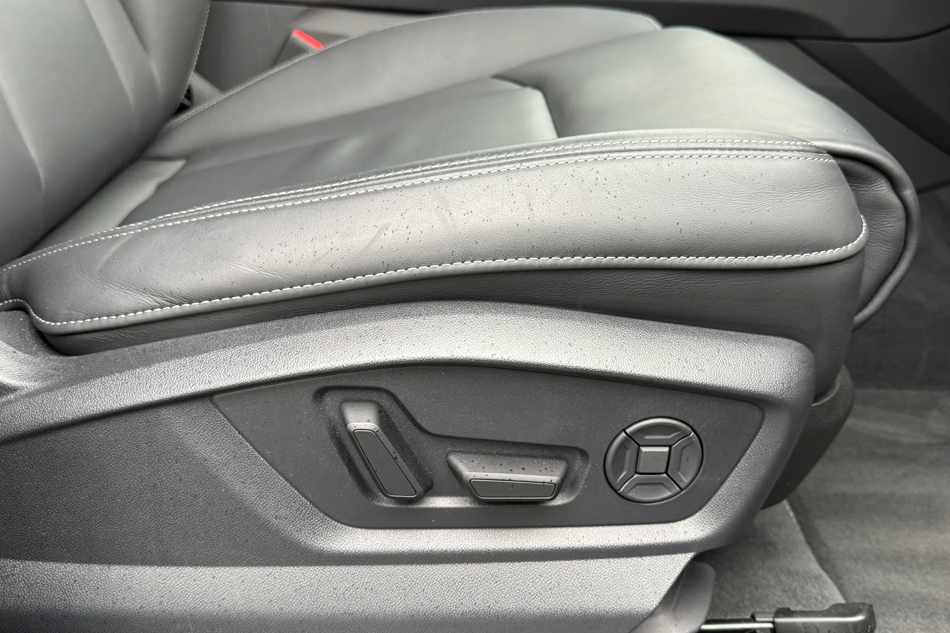 Audi Q8 thumbnail image number 30