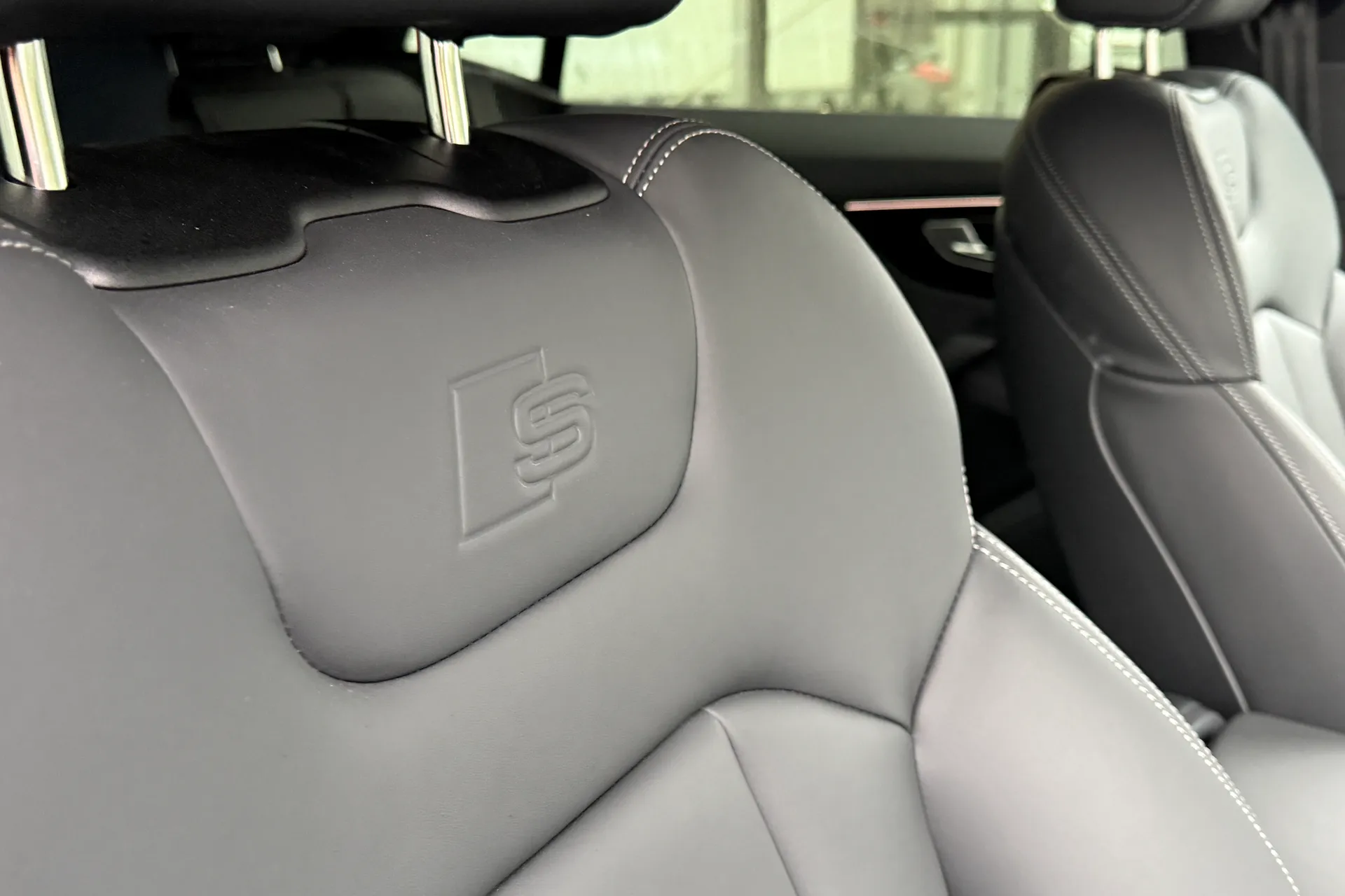 Audi Q8 thumbnail image number 32