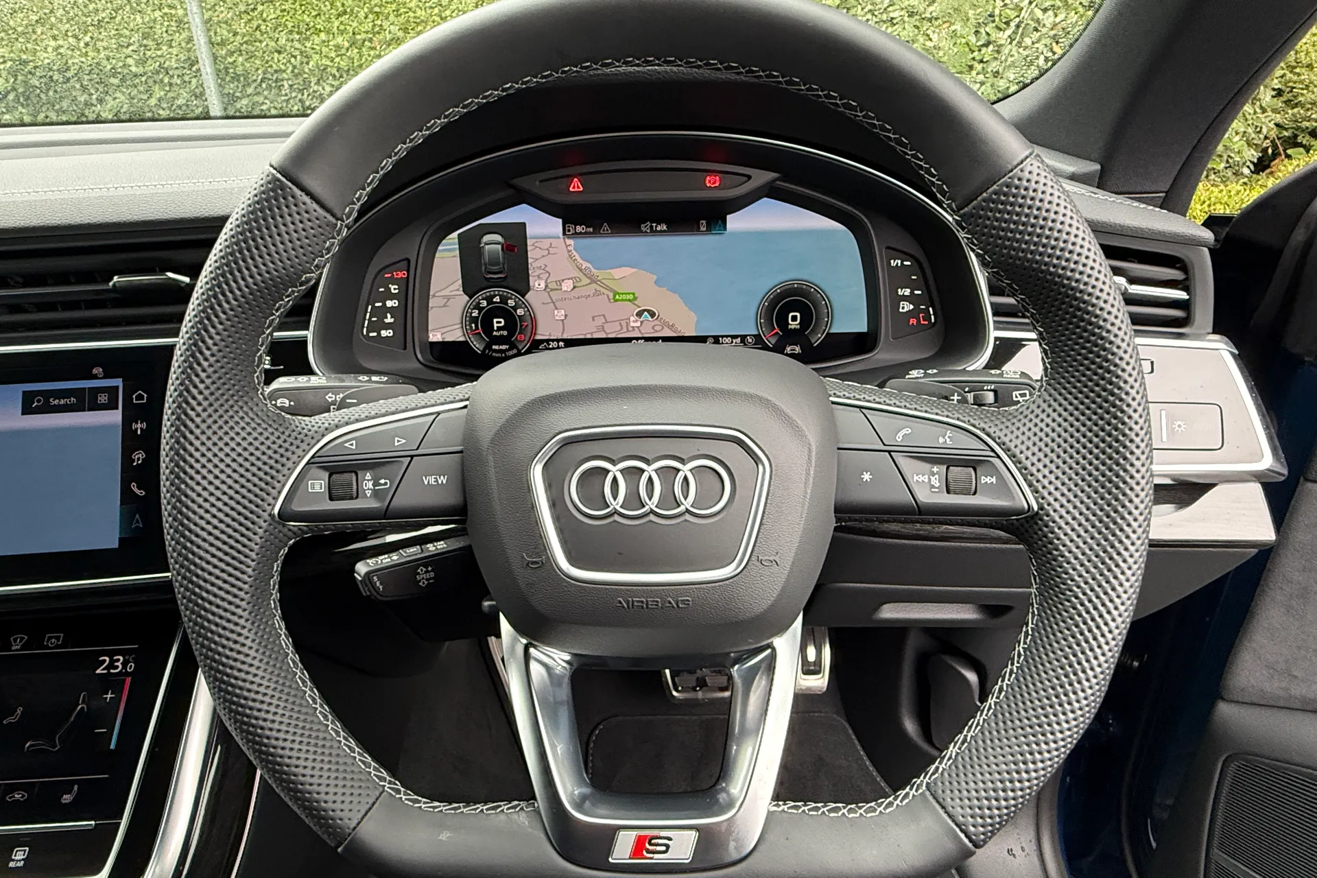 Audi Q8 thumbnail image number 16