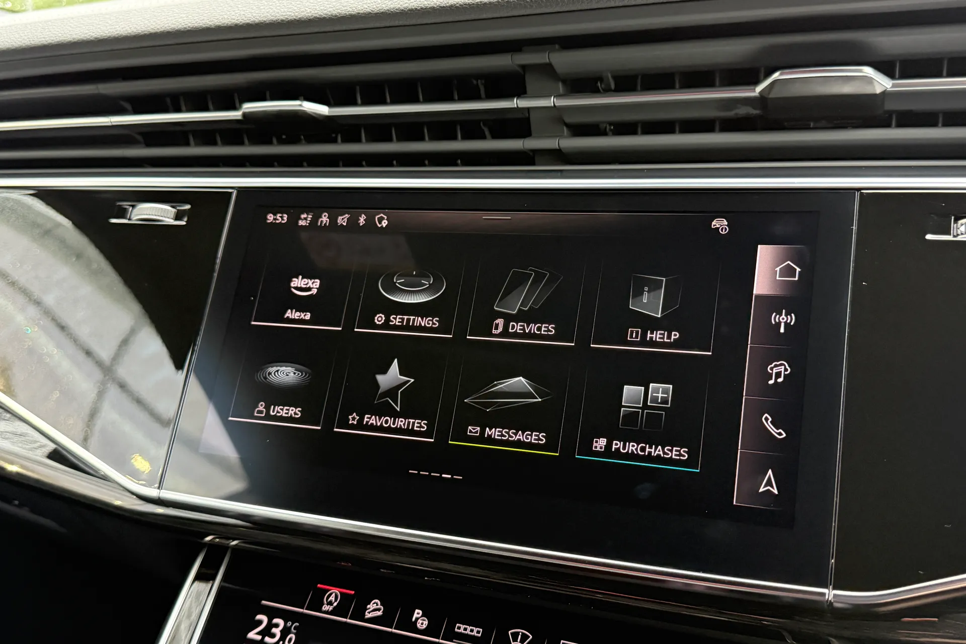 Audi Q8 thumbnail image number 29