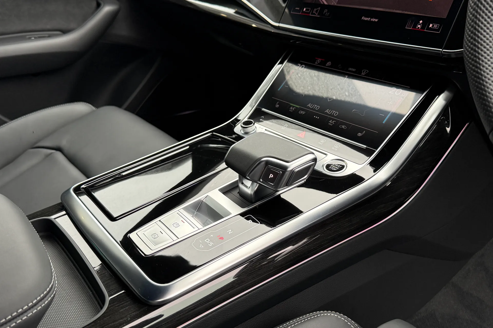 Audi Q8 thumbnail image number 17