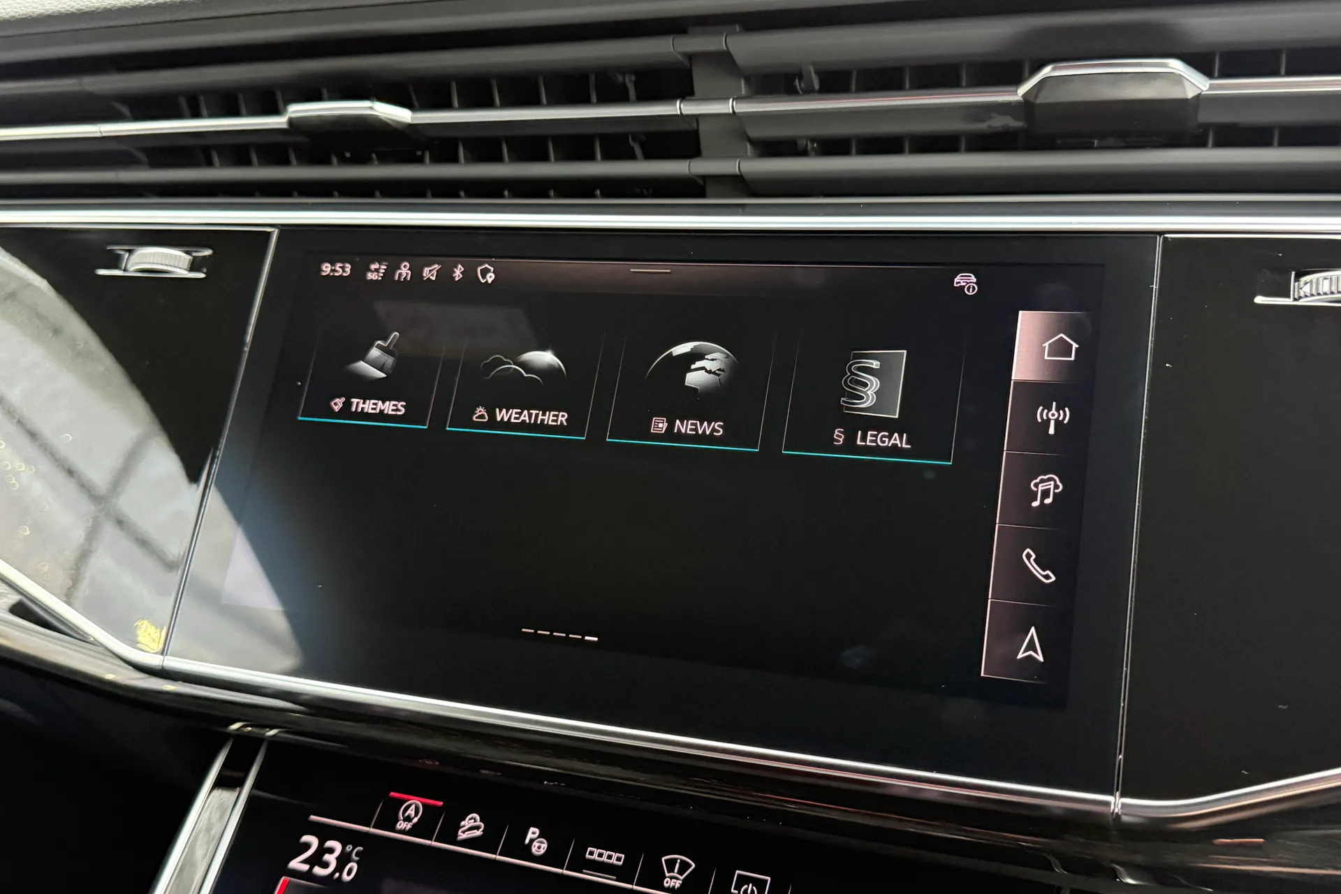 Audi Q8 thumbnail image number 39