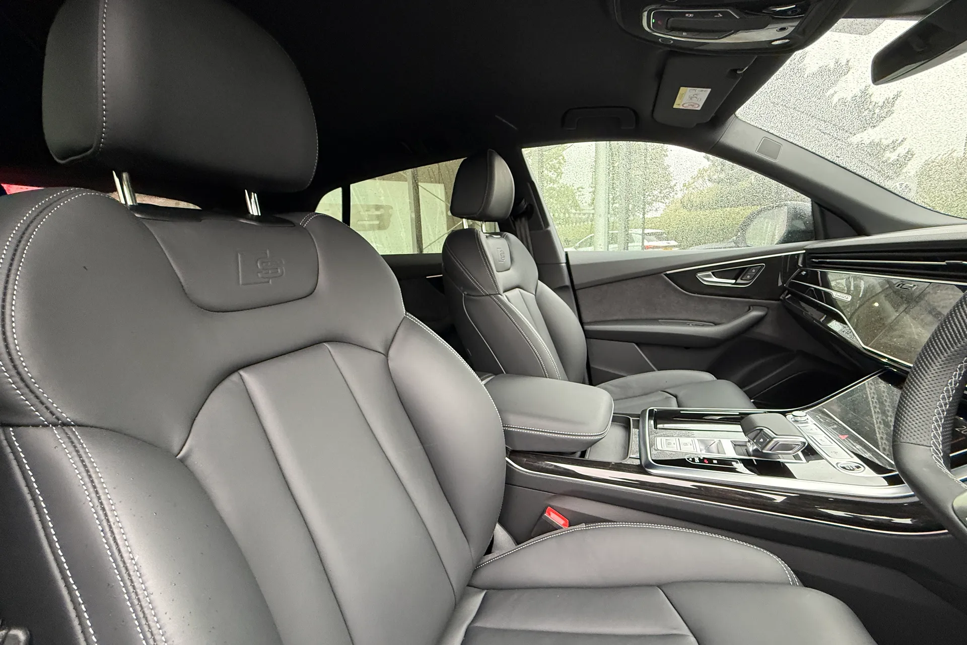 Audi Q8 thumbnail image number 23