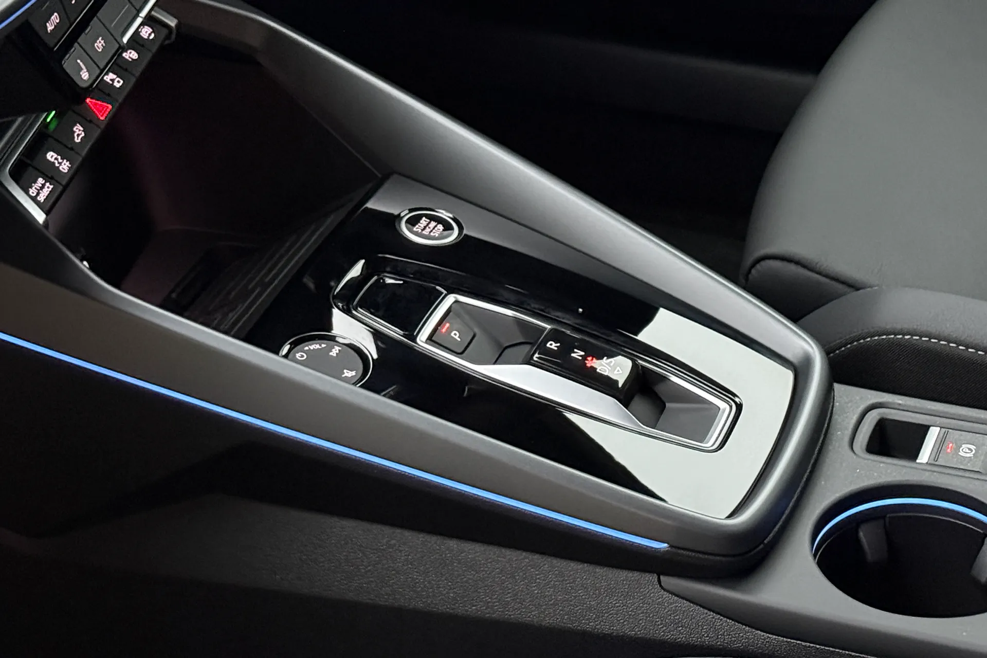 Audi A3 thumbnail image number 37