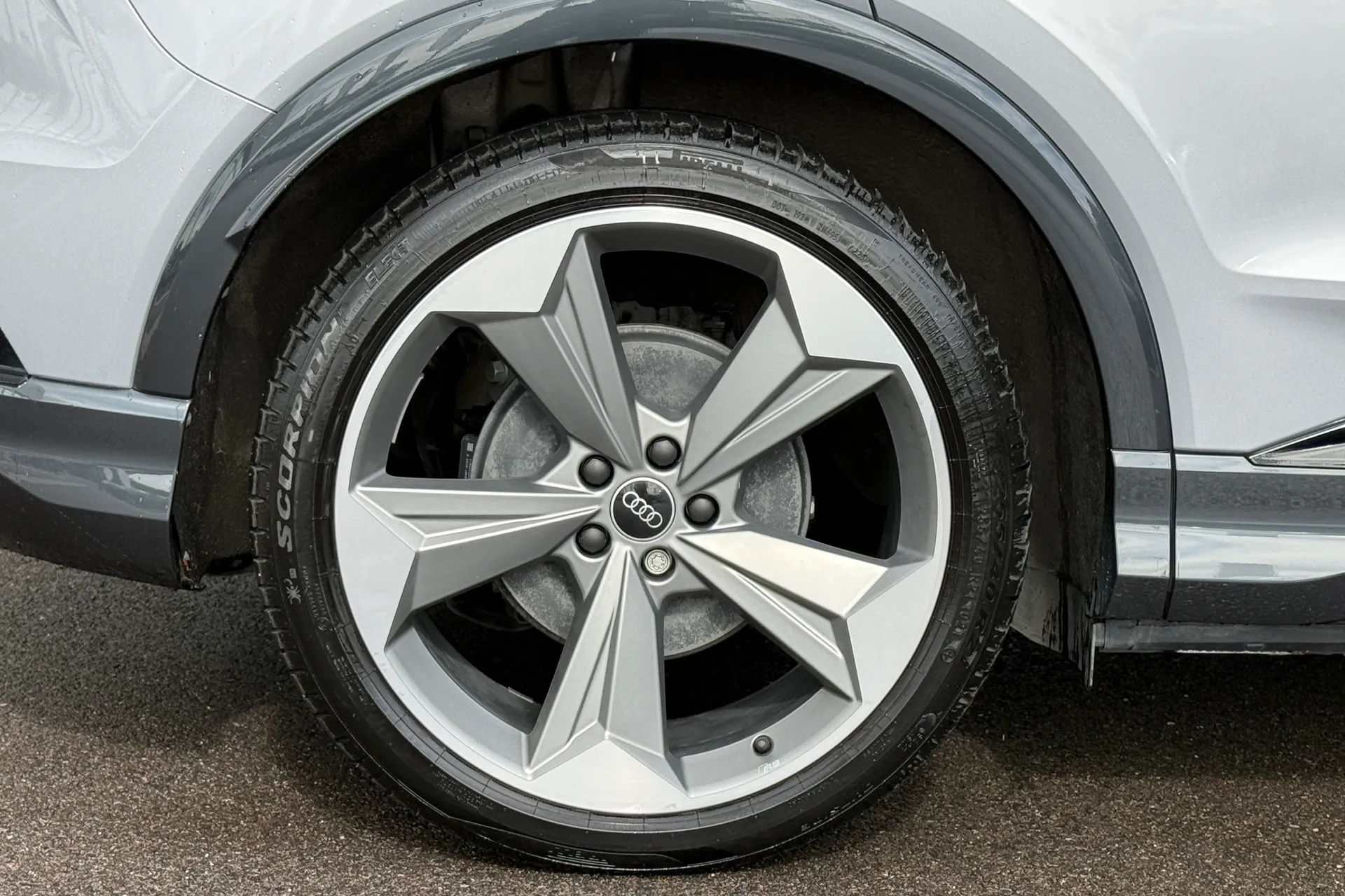 Audi Q4 thumbnail image number 27