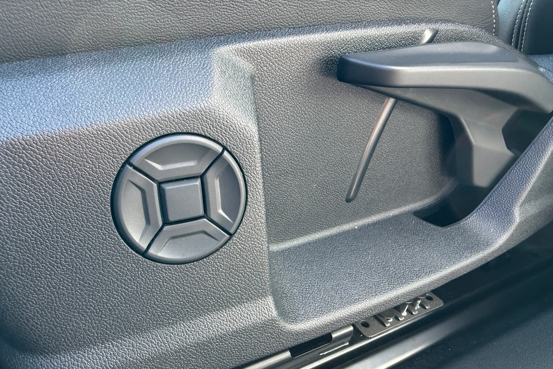 Audi Q4 thumbnail image number 37