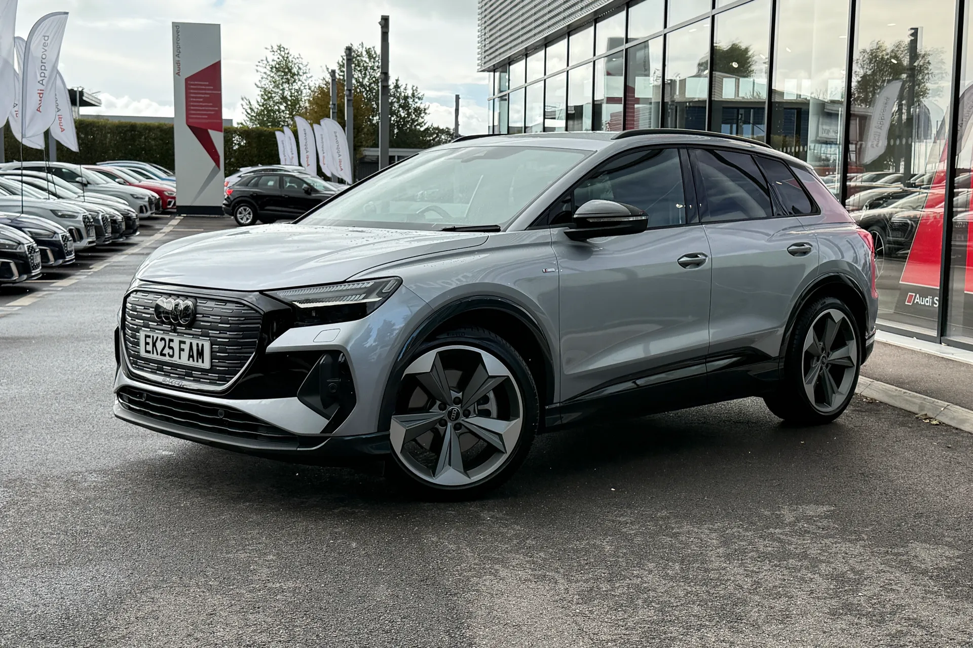 Audi Q4 thumbnail image number 7