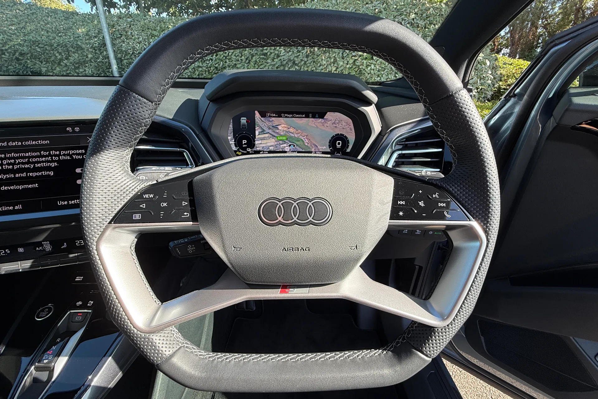 Audi Q4 thumbnail image number 16