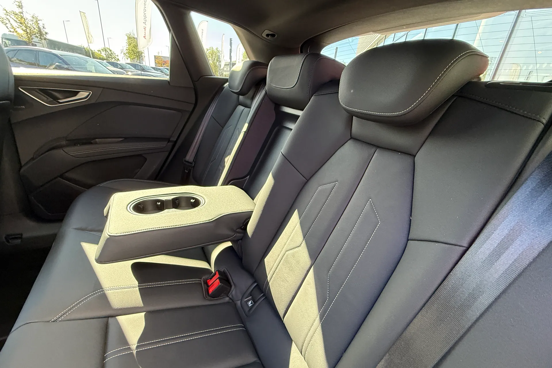 Audi Q4 thumbnail image number 30