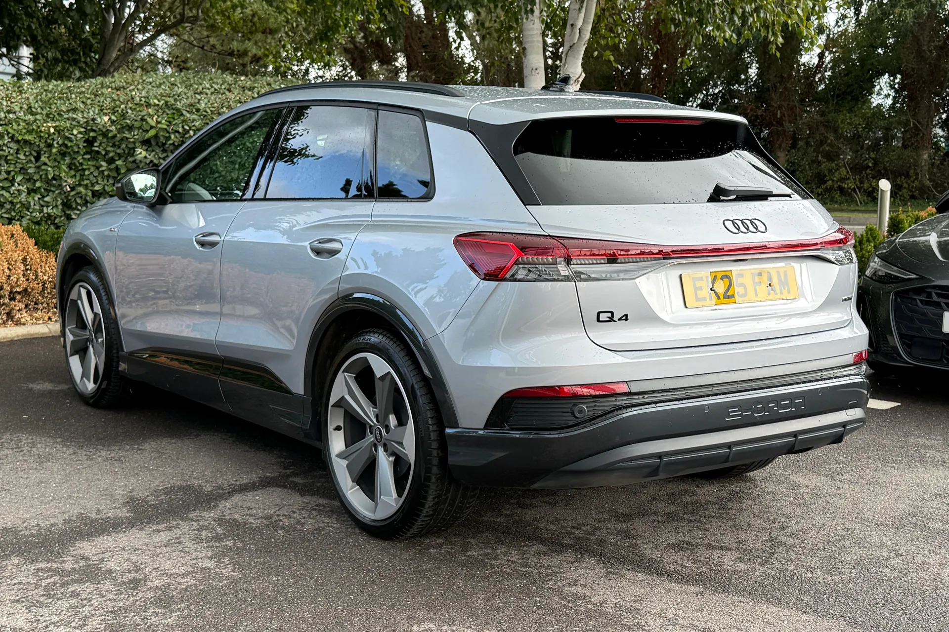 Audi Q4 thumbnail image number 11