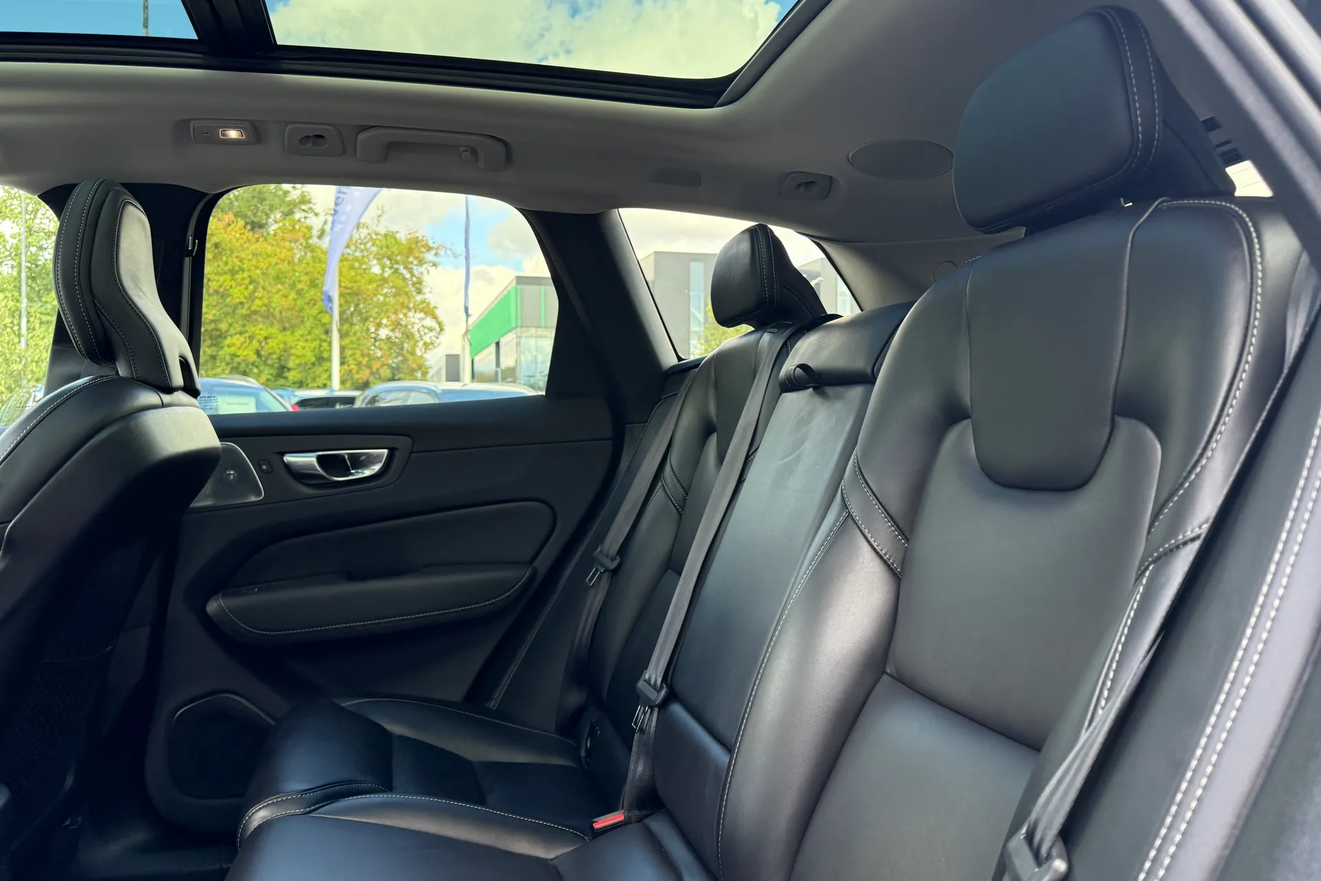 Volvo XC60 thumbnail image number 30