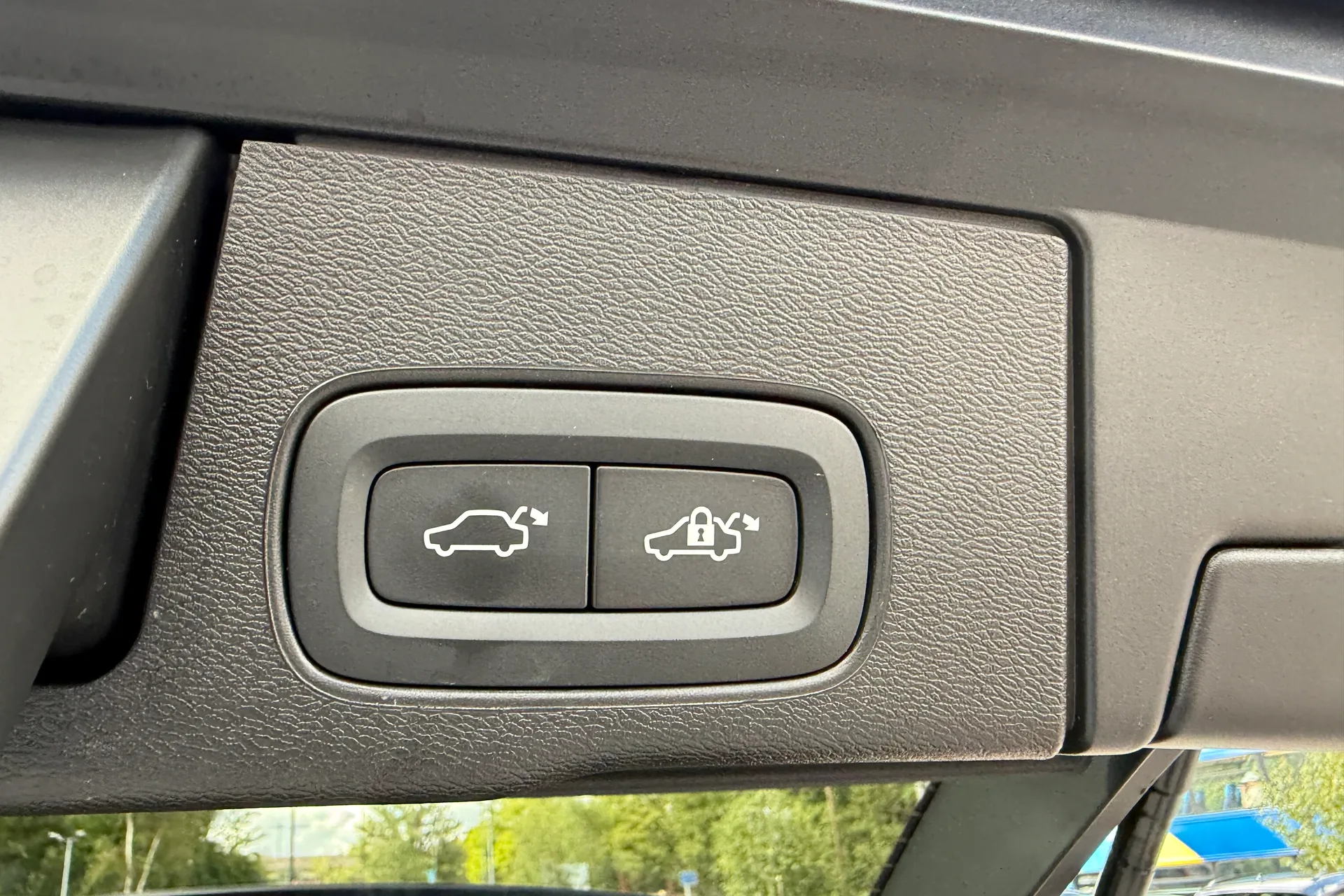 Volvo XC60 thumbnail image number 21