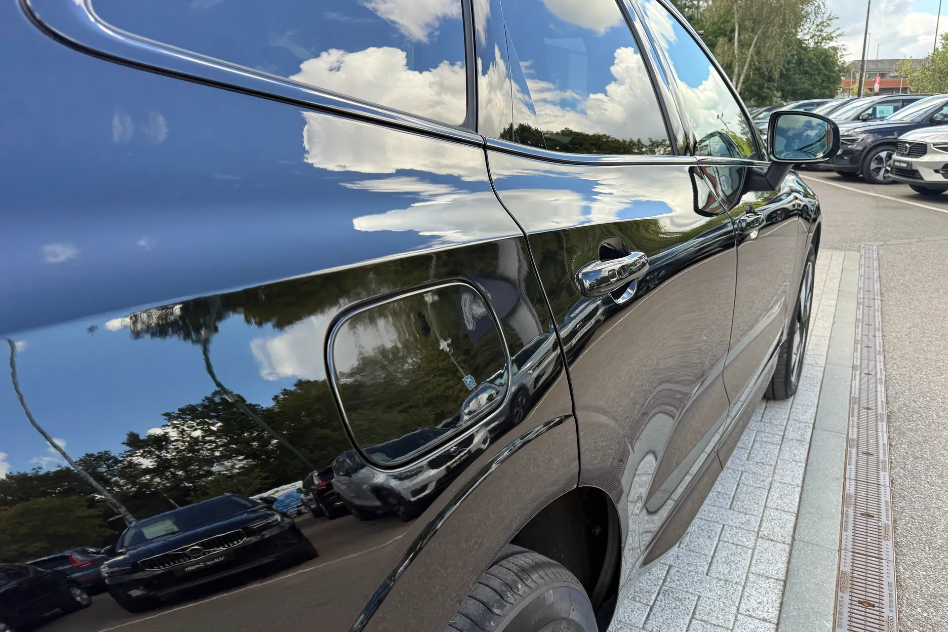 Volvo XC60 thumbnail image number 16