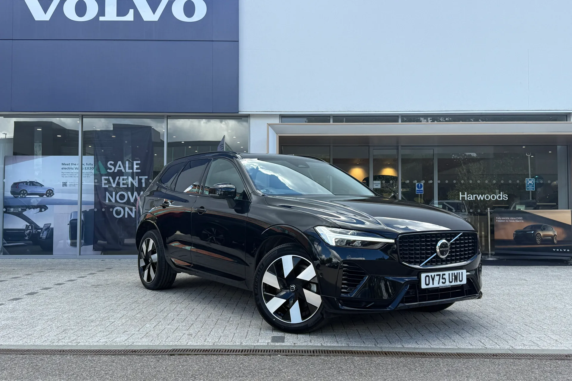 Volvo XC60 focused image