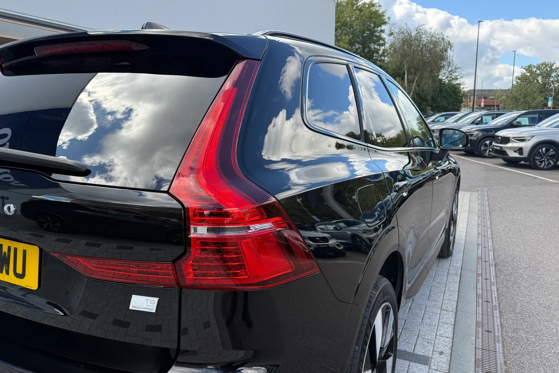 Volvo XC60 thumbnail image number 17