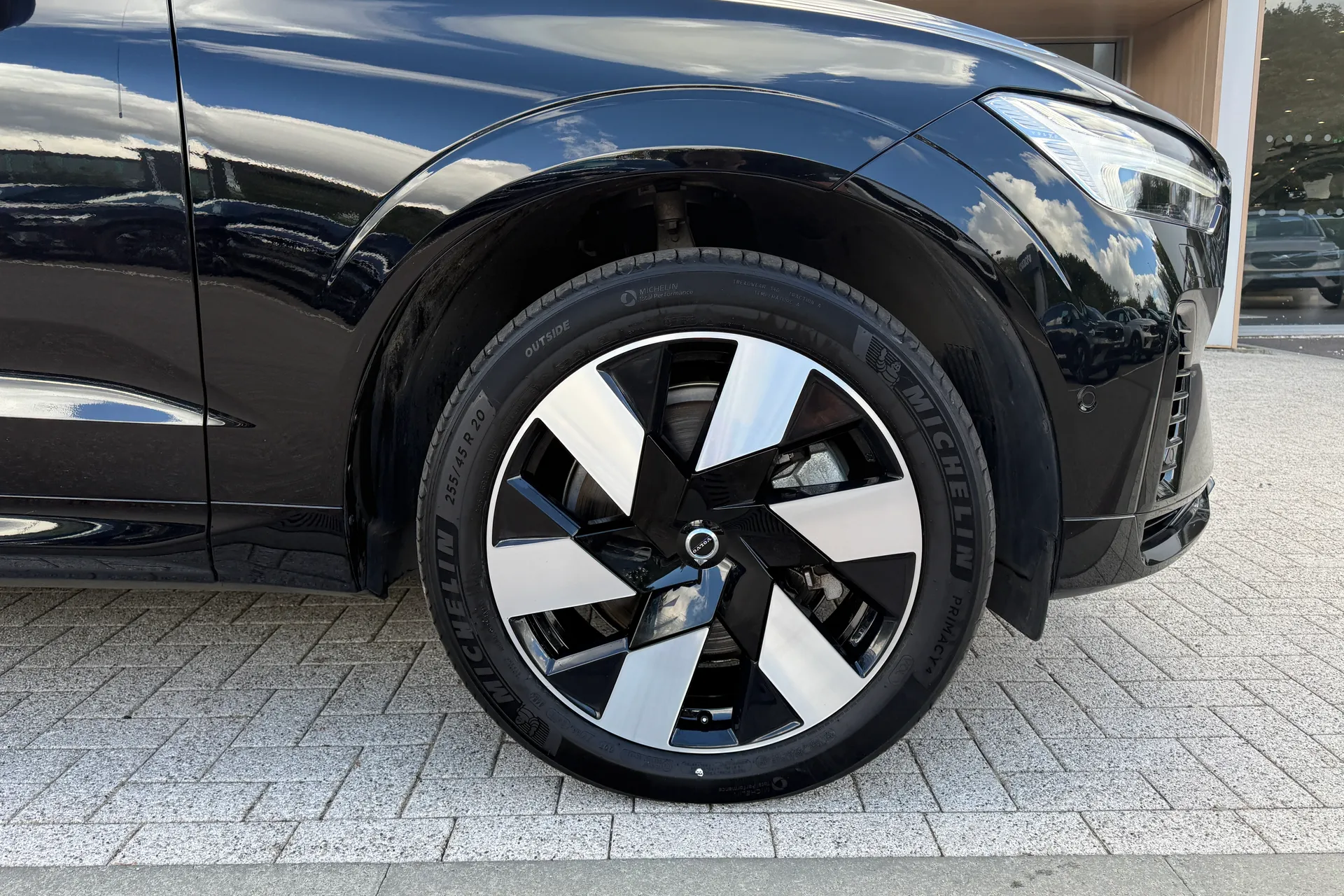 Volvo XC60 thumbnail image number 14