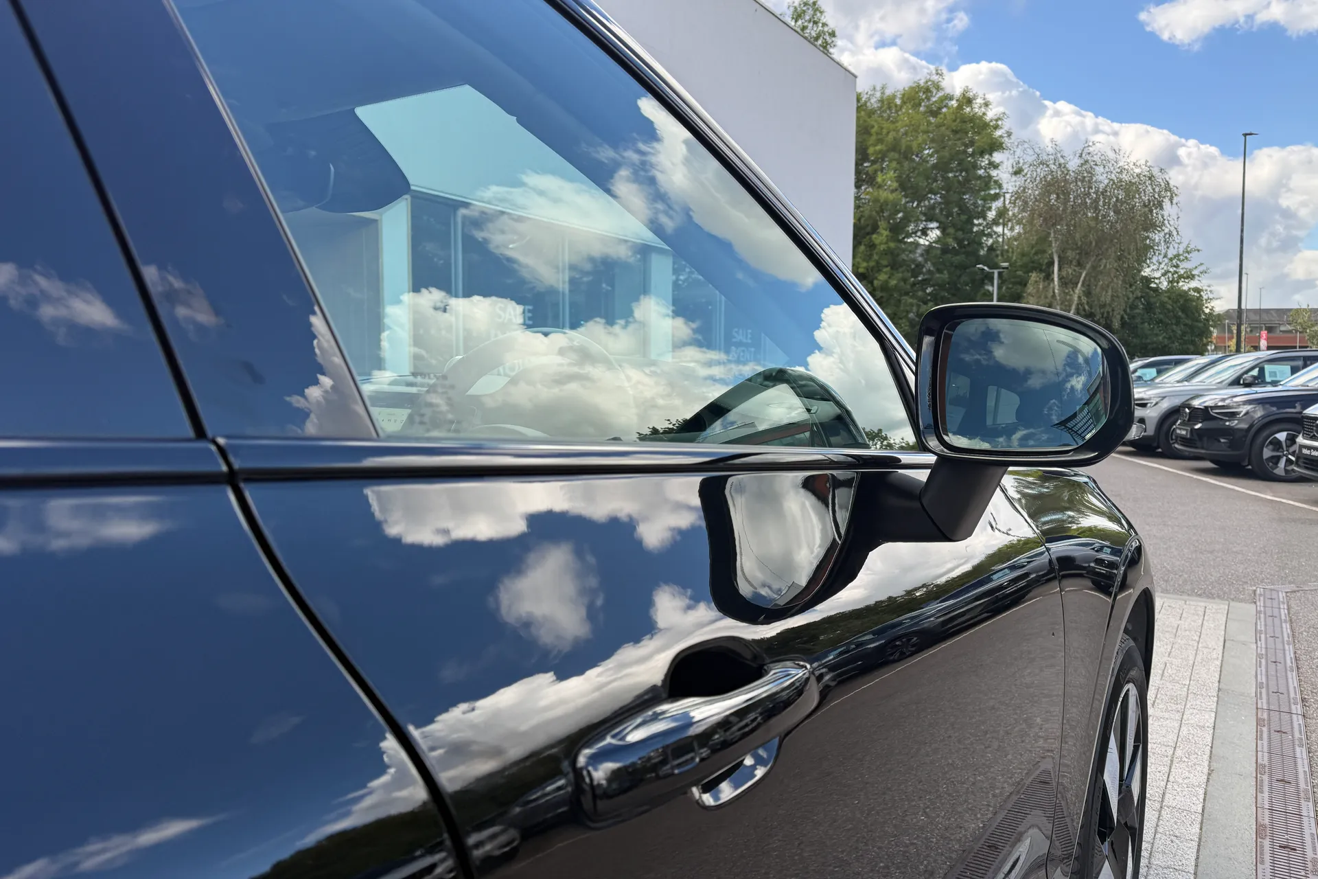 Volvo XC60 thumbnail image number 15