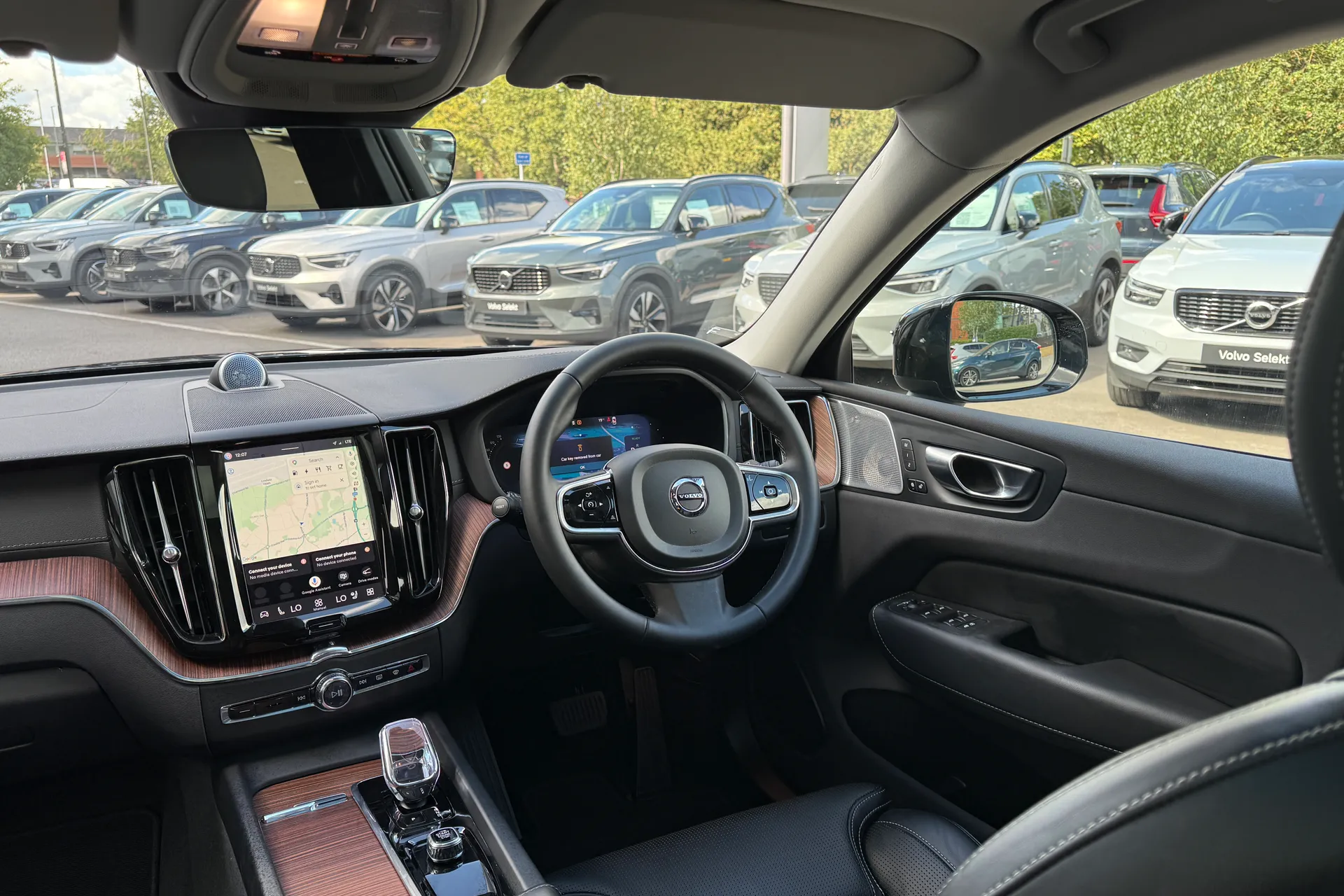 Volvo XC60 thumbnail image number 32