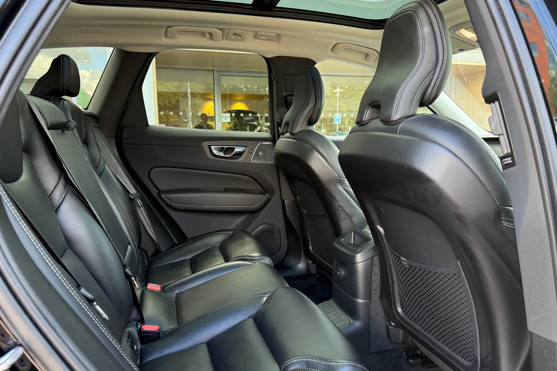 Volvo XC60 thumbnail image number 24