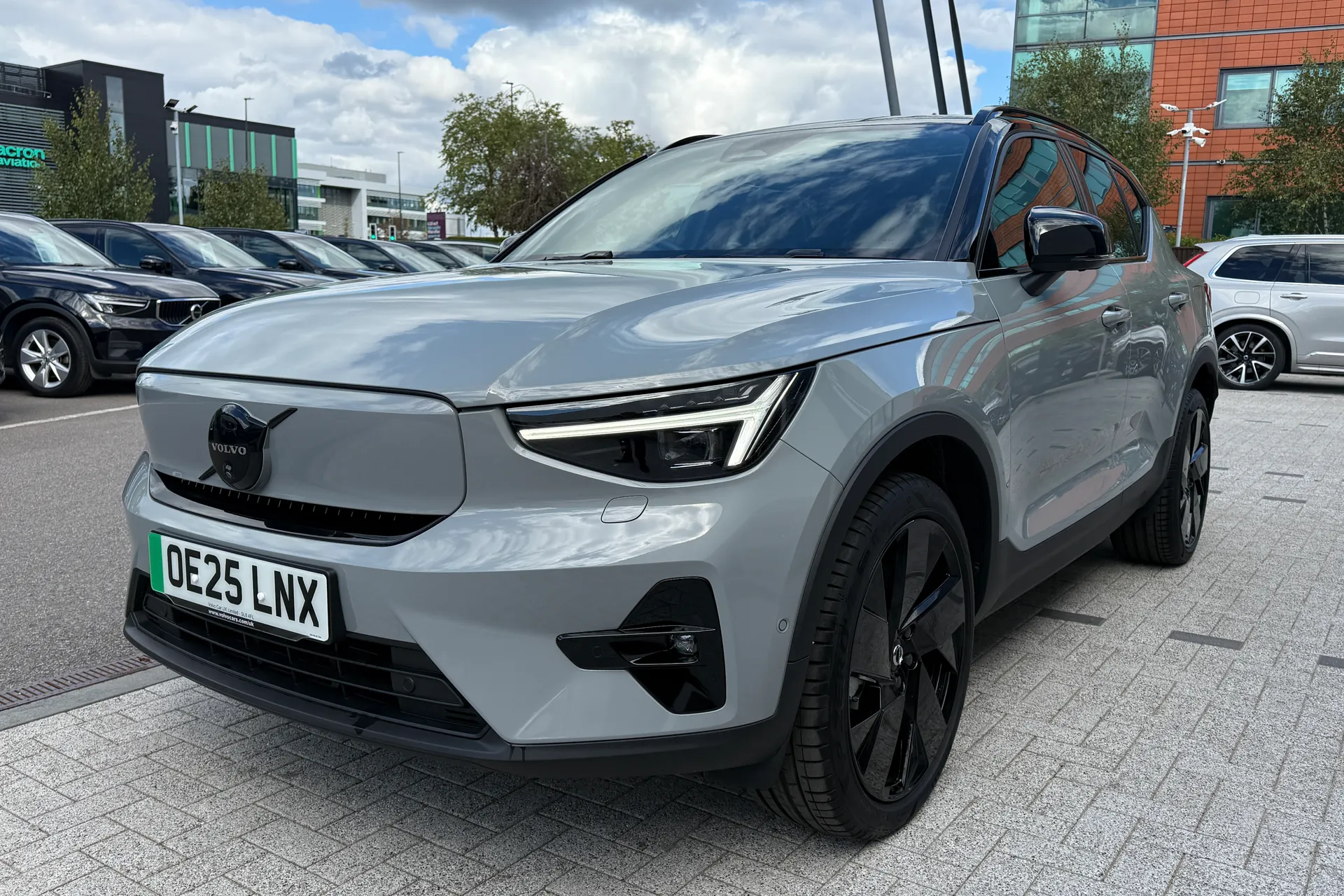 Volvo EX40 thumbnail image number 12
