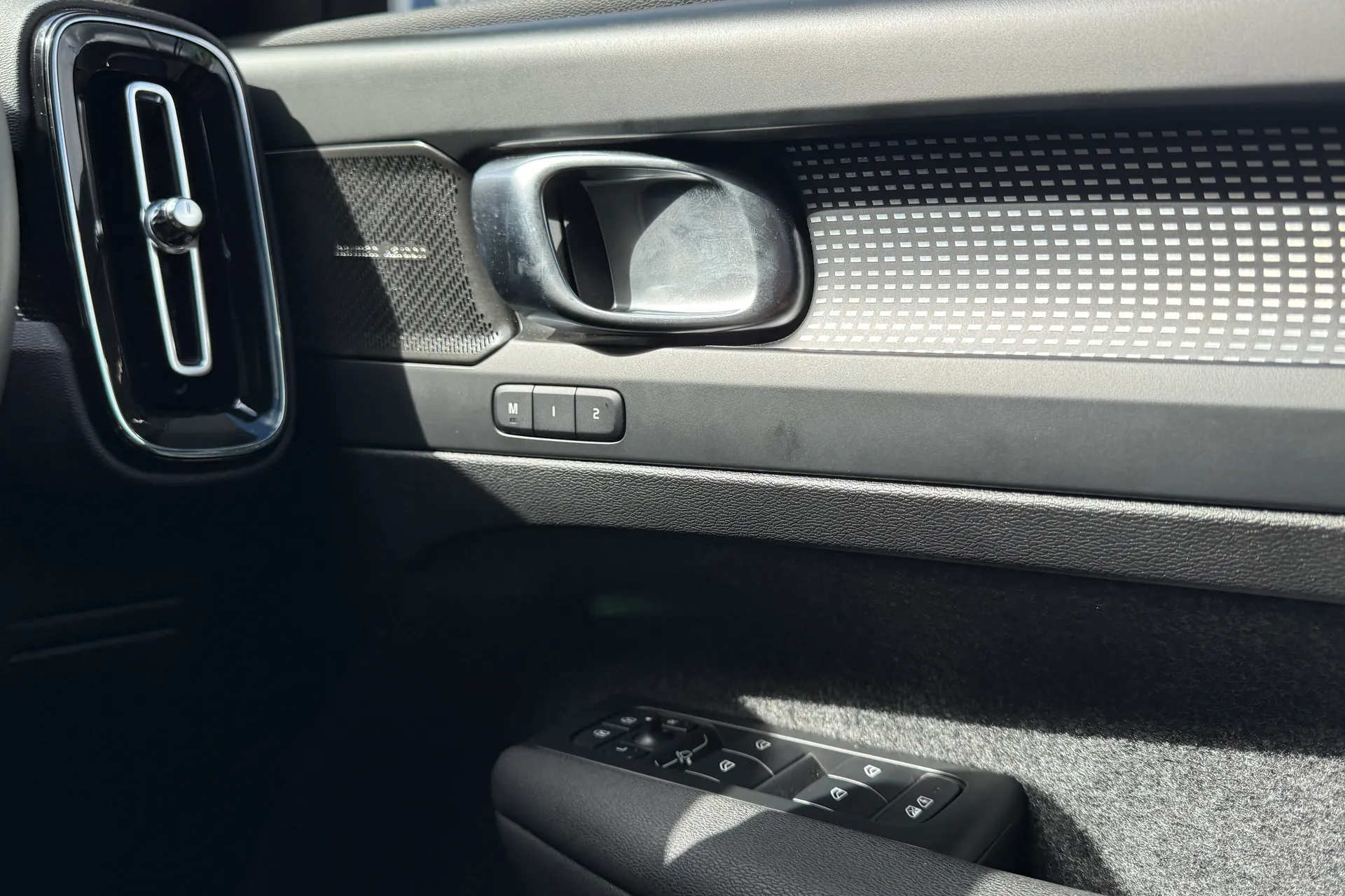 Volvo EX40 thumbnail image number 40