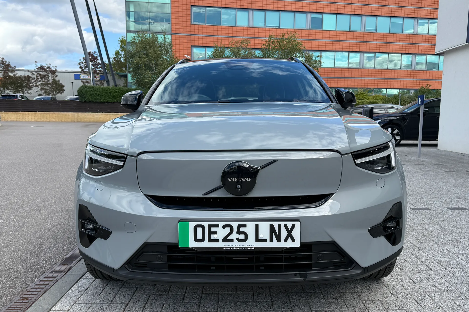 Volvo EX40 thumbnail image number 13
