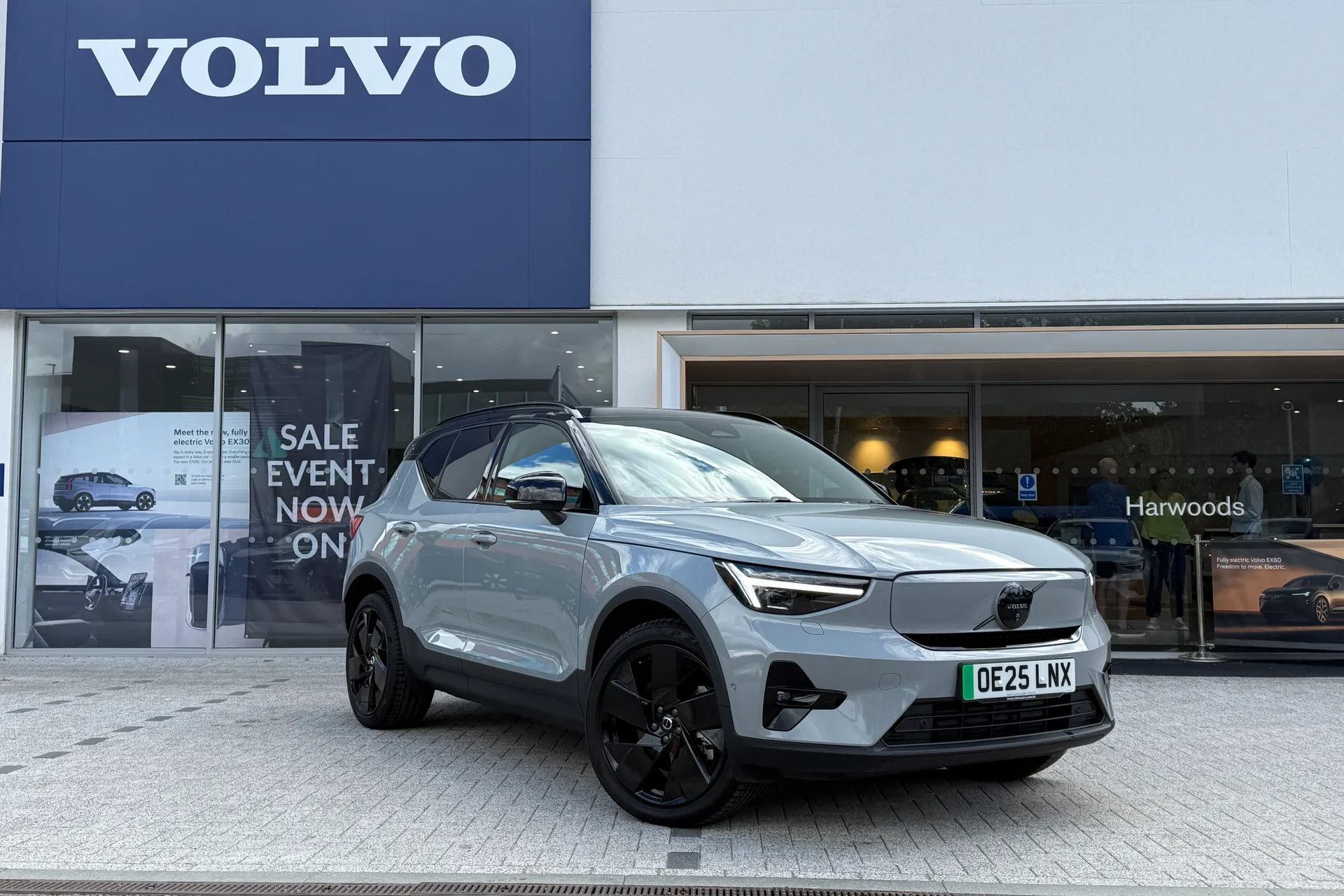 Volvo EX40 focused image