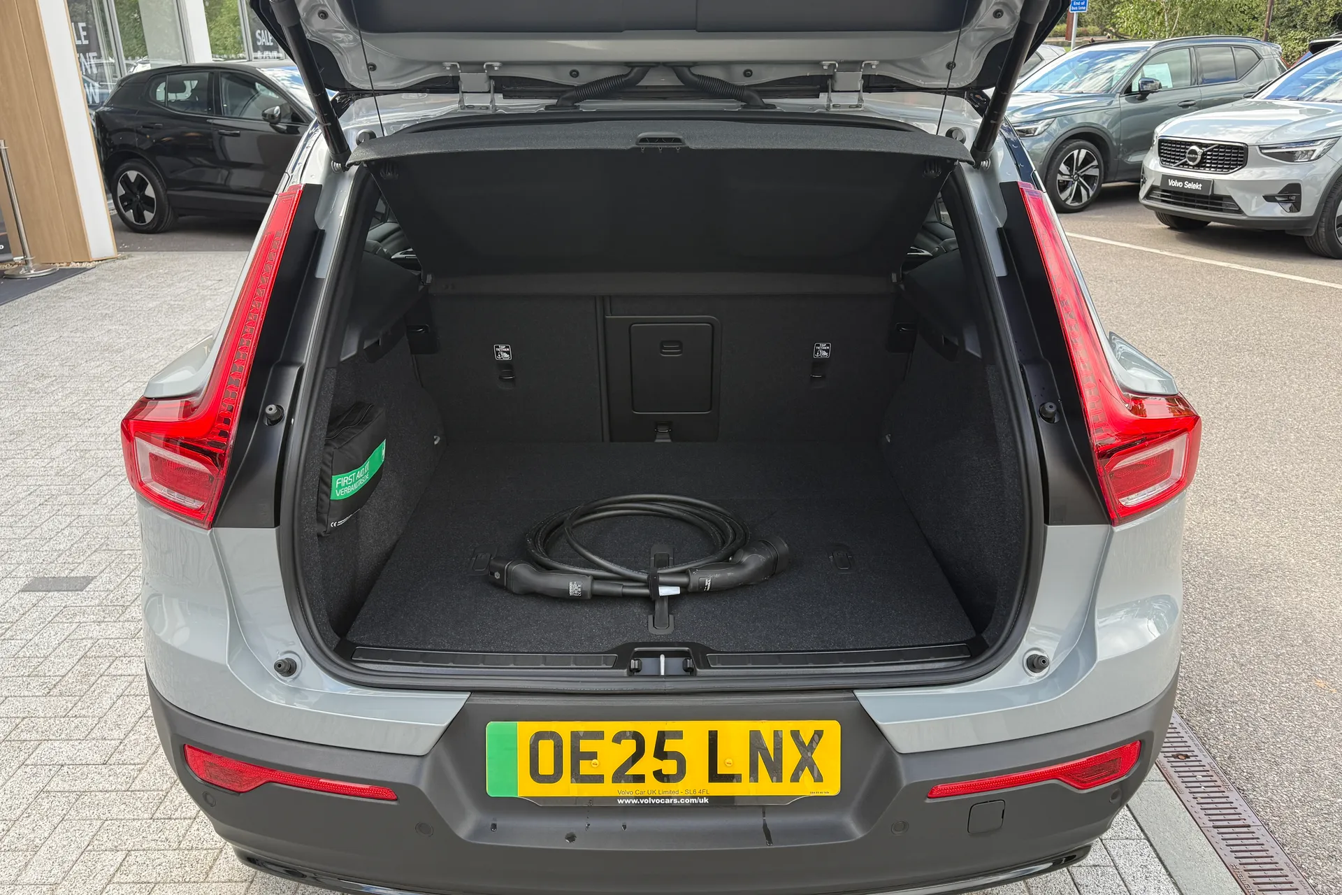 Volvo EX40 thumbnail image number 19
