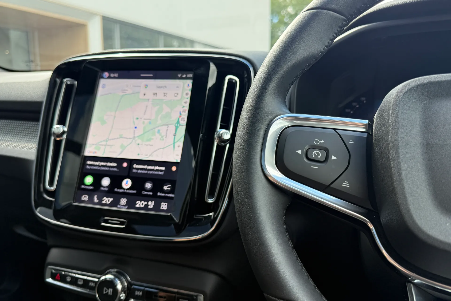 Volvo EX40 thumbnail image number 34