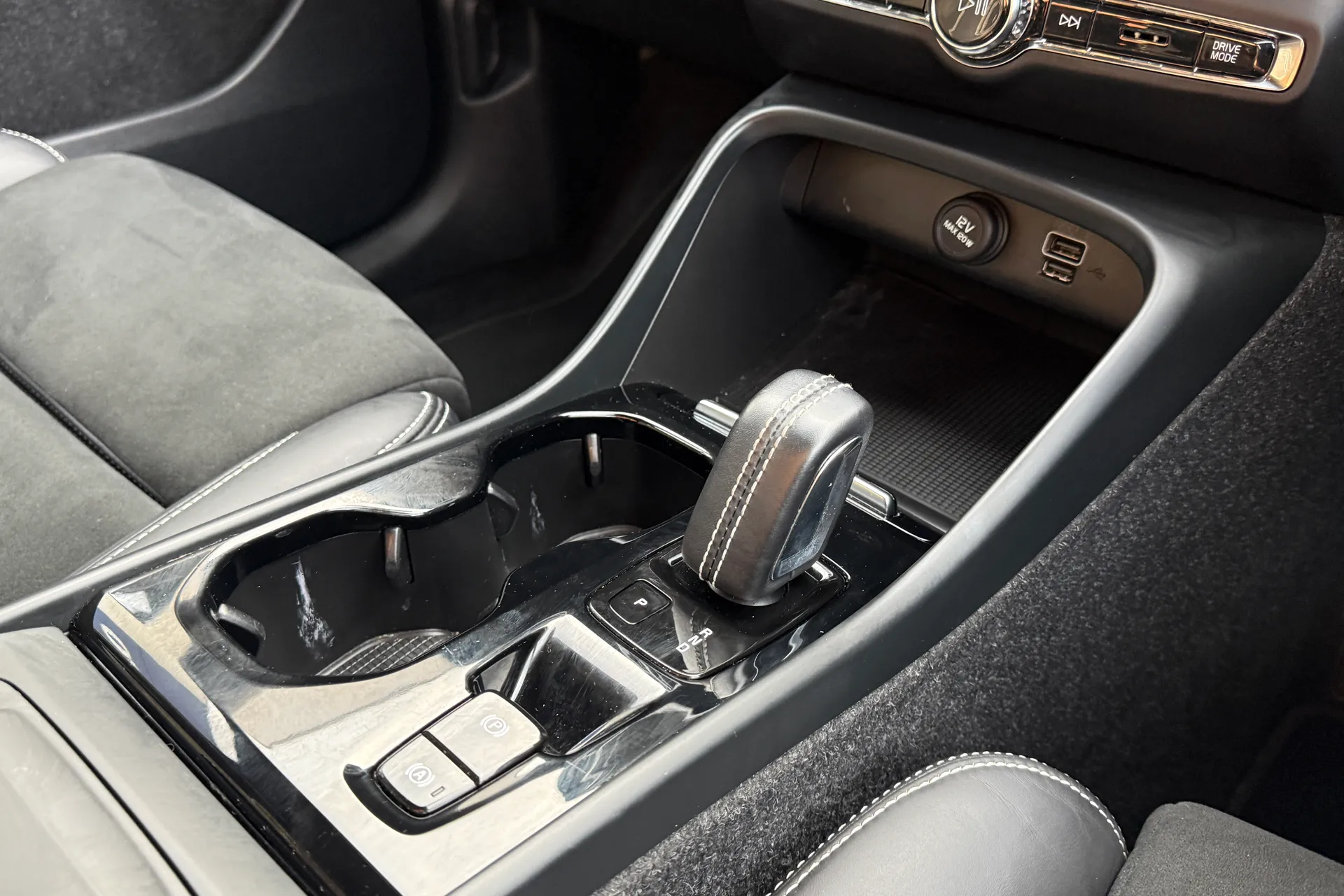 Volvo XC40 thumbnail image number 41