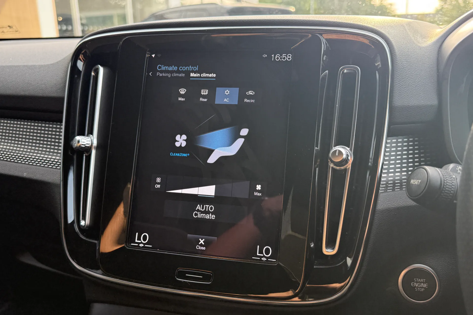 Volvo XC40 thumbnail image number 37
