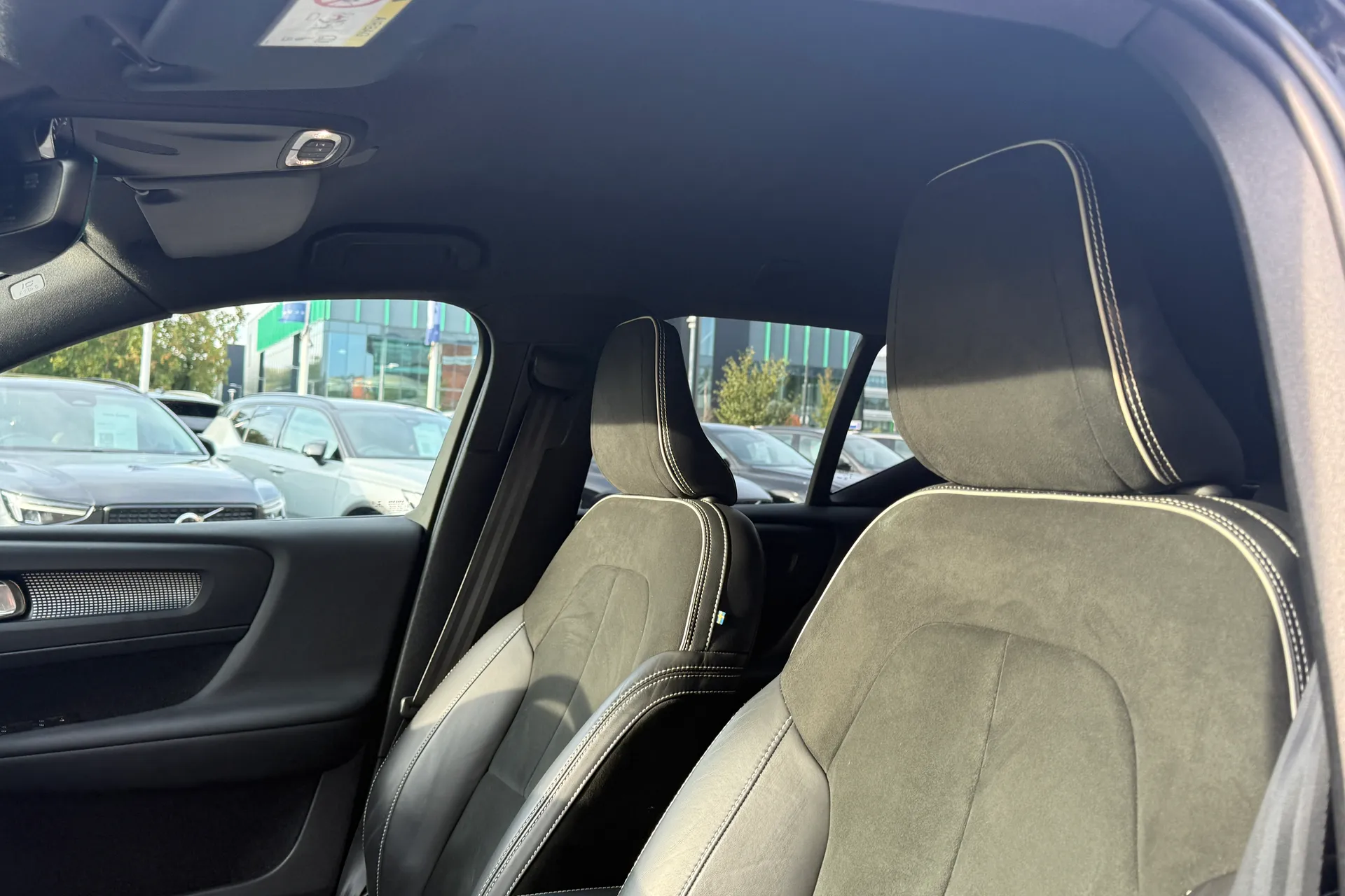 Volvo XC40 thumbnail image number 28