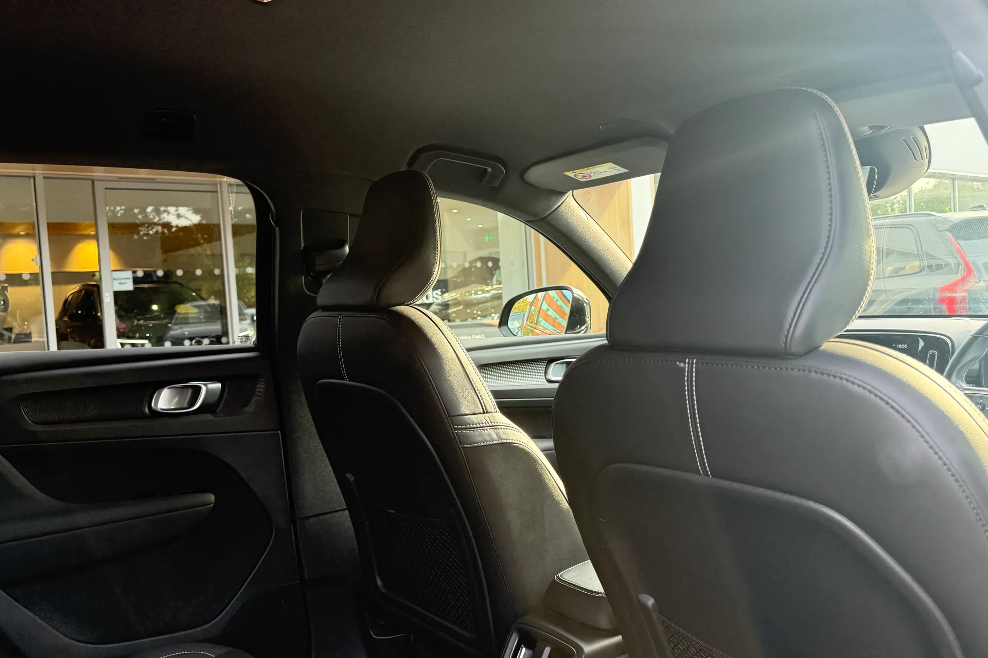 Volvo XC40 thumbnail image number 24