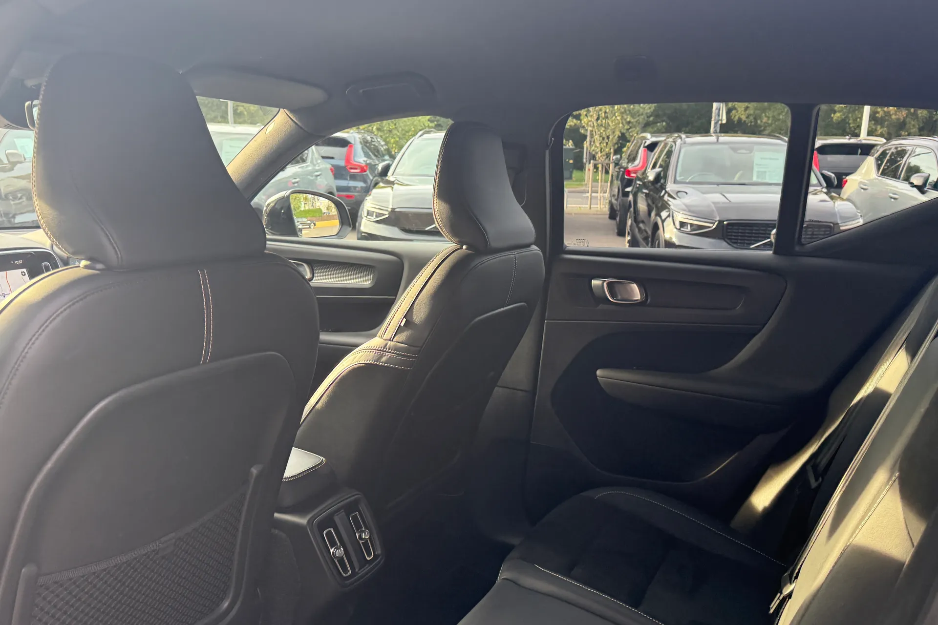 Volvo XC40 thumbnail image number 29